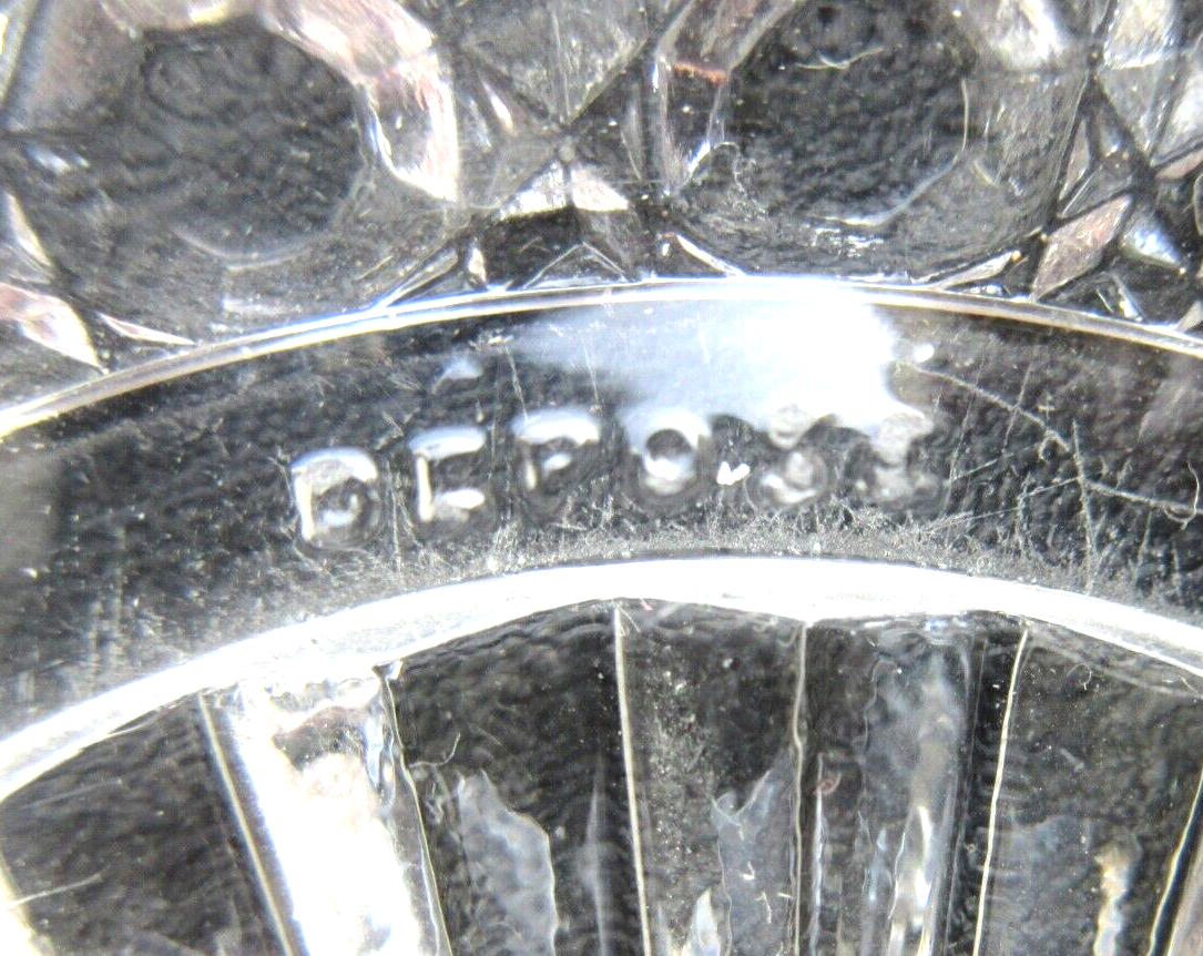 Underwear of decanter or bottle, crystal with diamond points signed BACCARAT