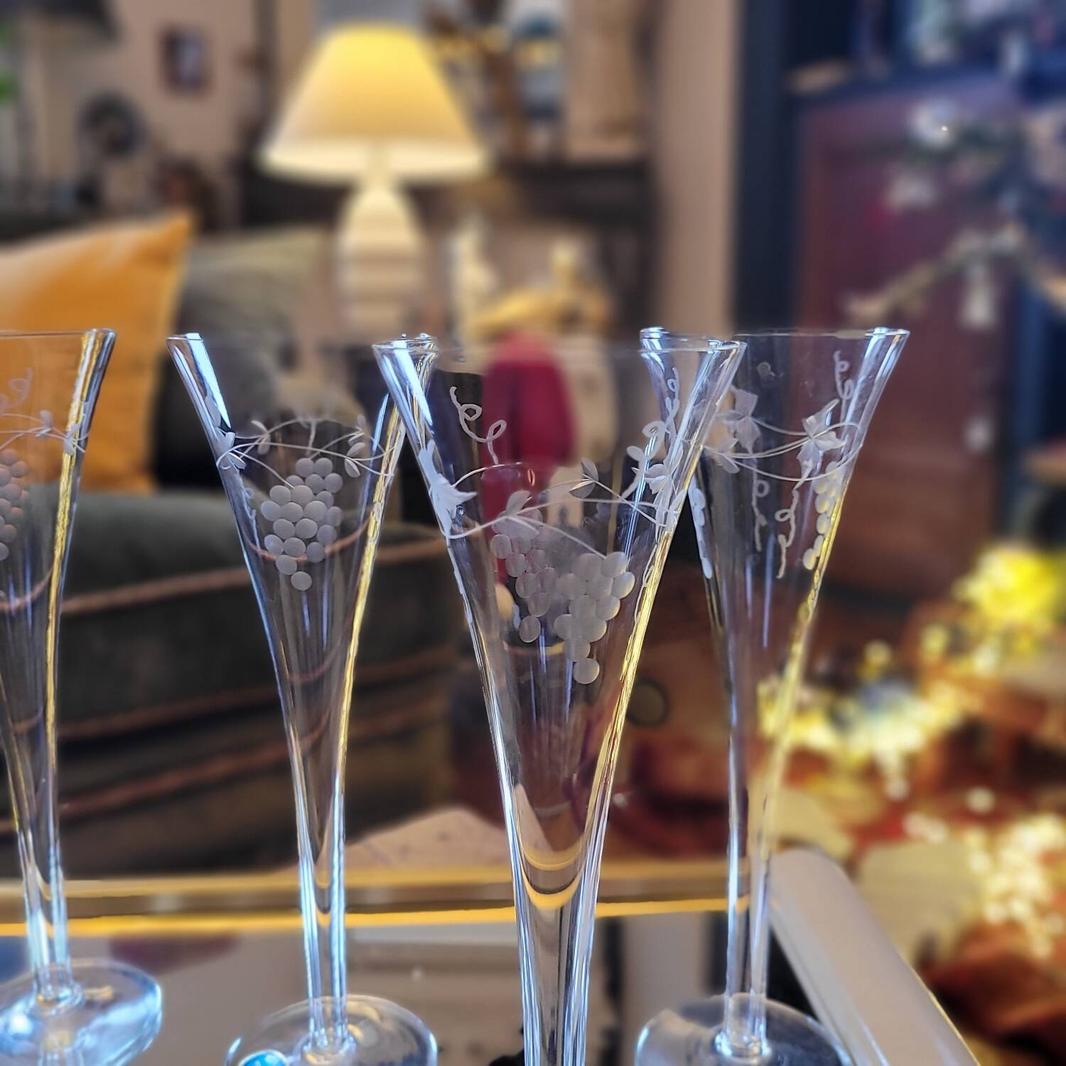 Romanart champagne flutes, mouth-blown, engraved grapes