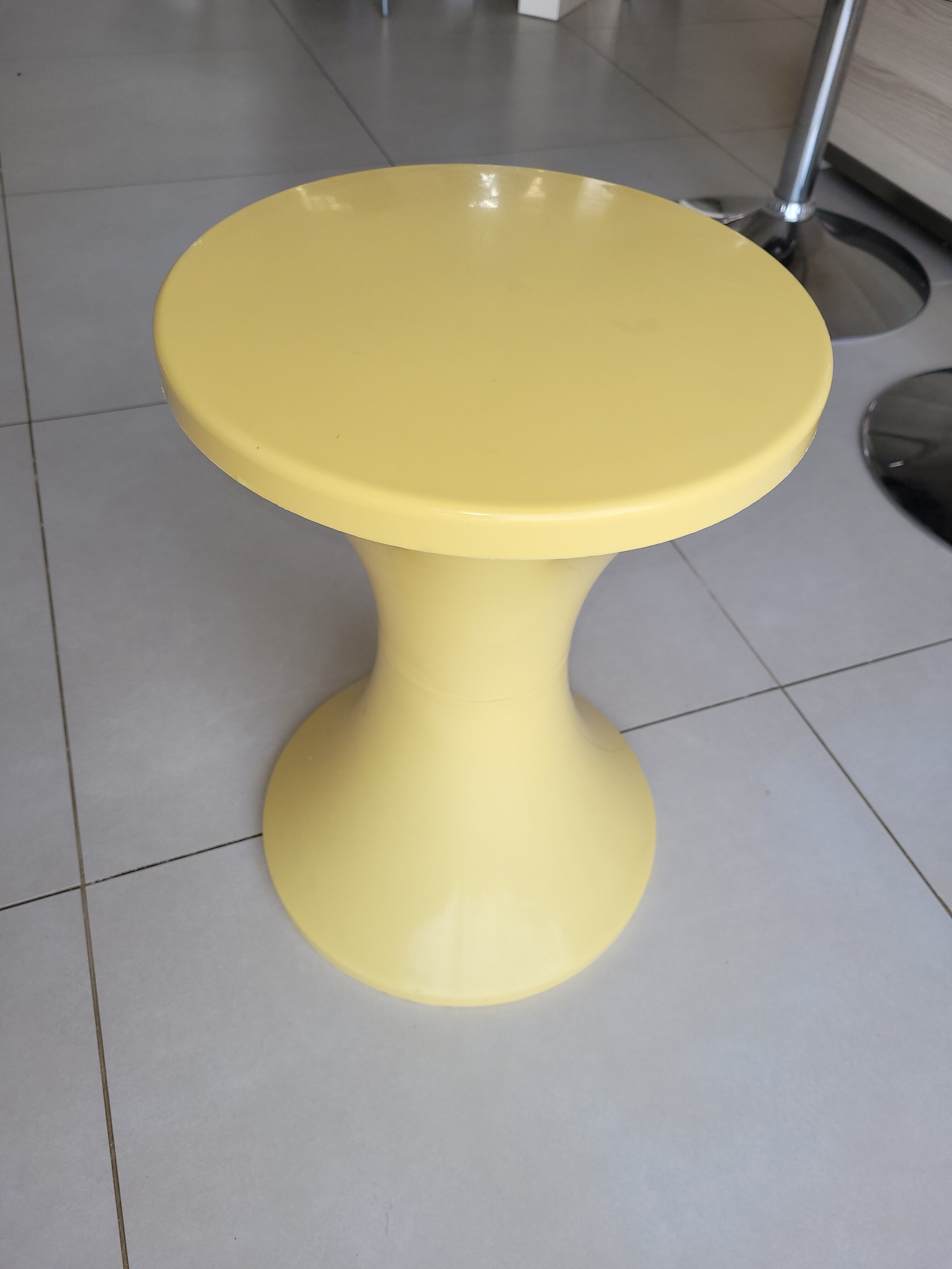 Vintage tam tam stamp stool