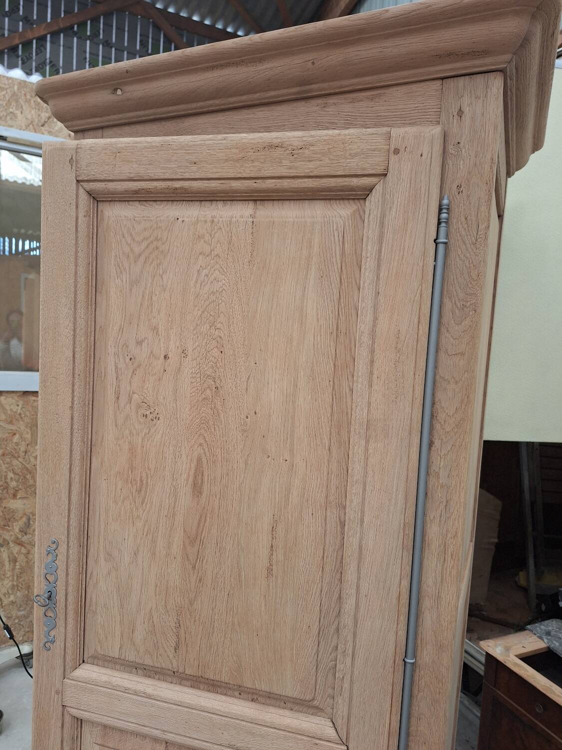 Vintage furniture bonnetière