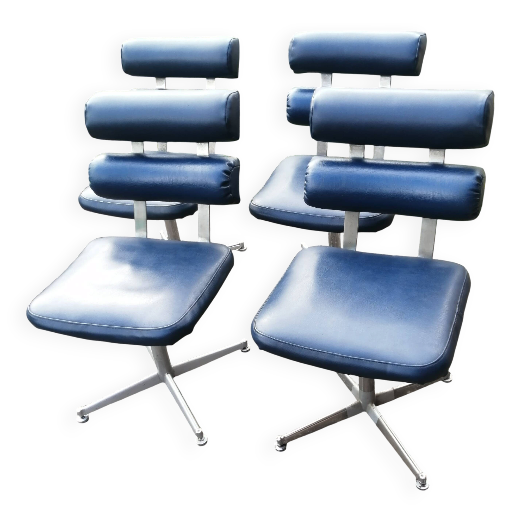 Set of 4 1970s hairdresser chairs in Space Age style.