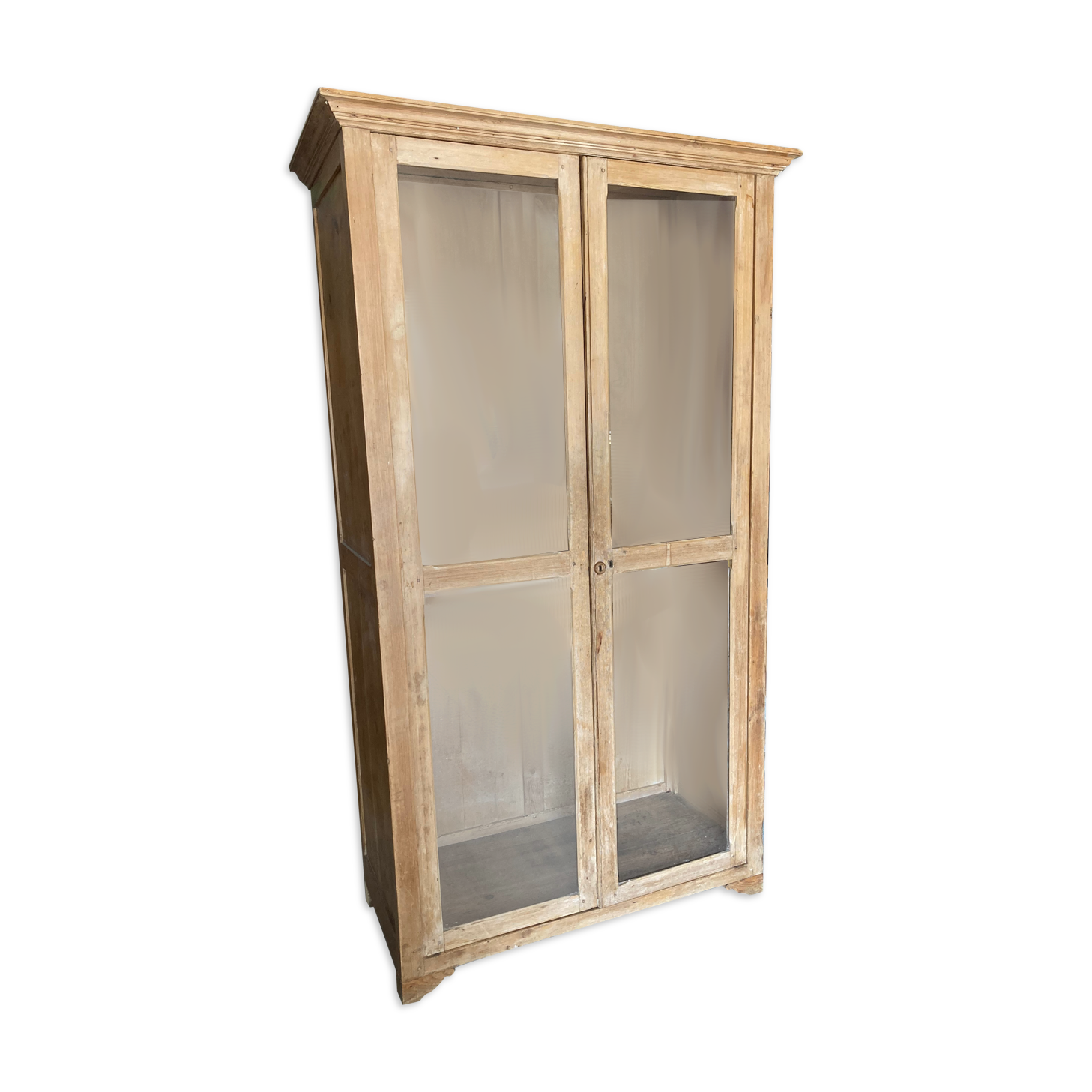 Glass cabinet