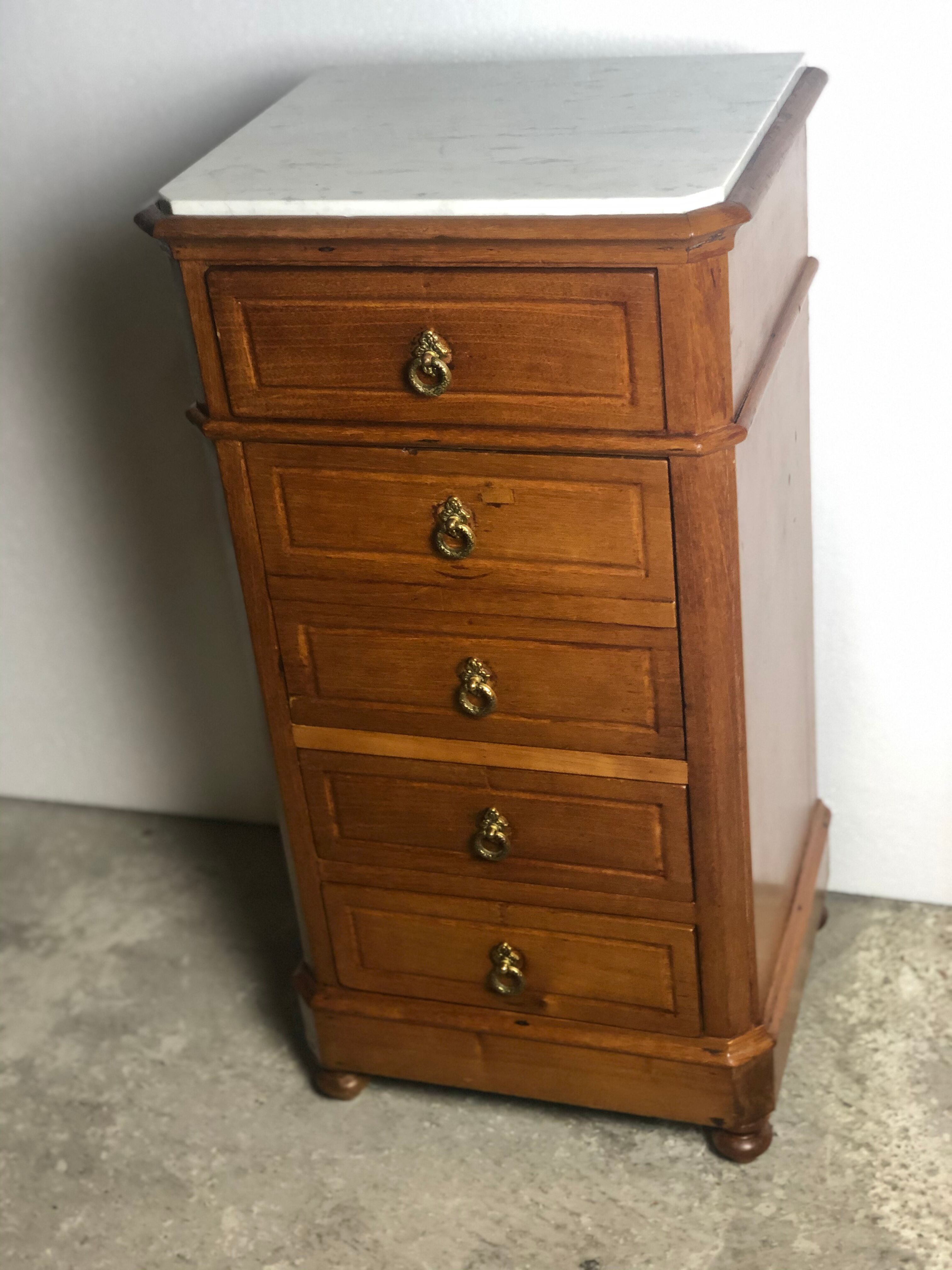Waxed beech chiffon with white marble top