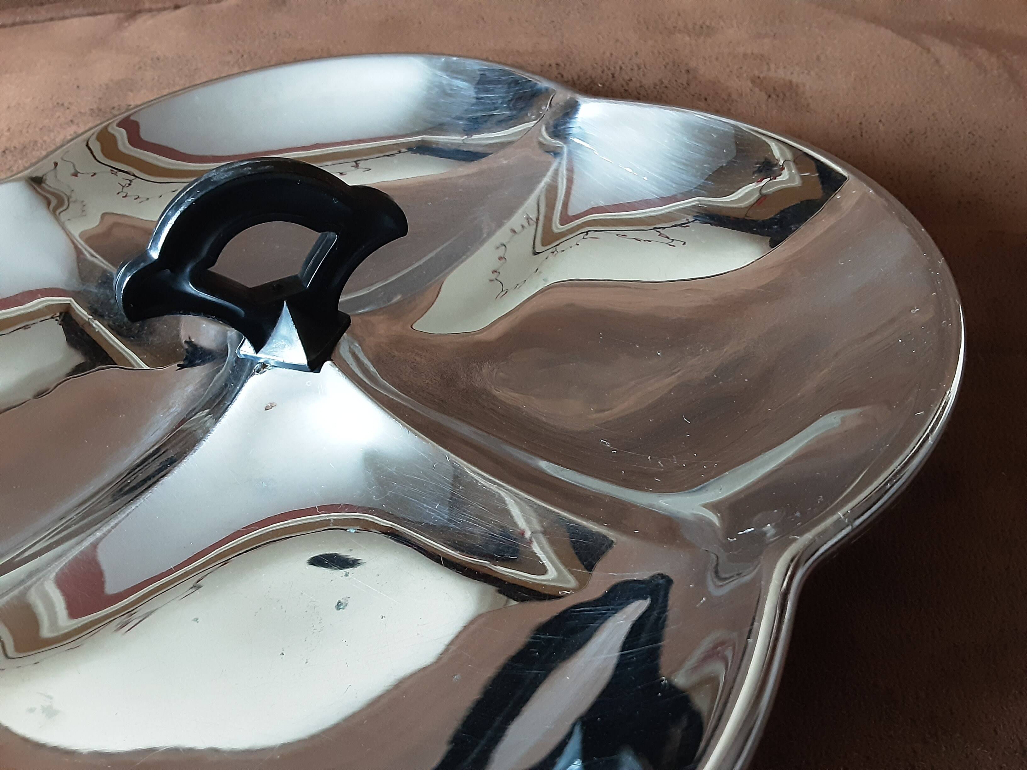 Metal compartment dish