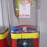 Ancien distributeur de bonbons années 70 Brabo
