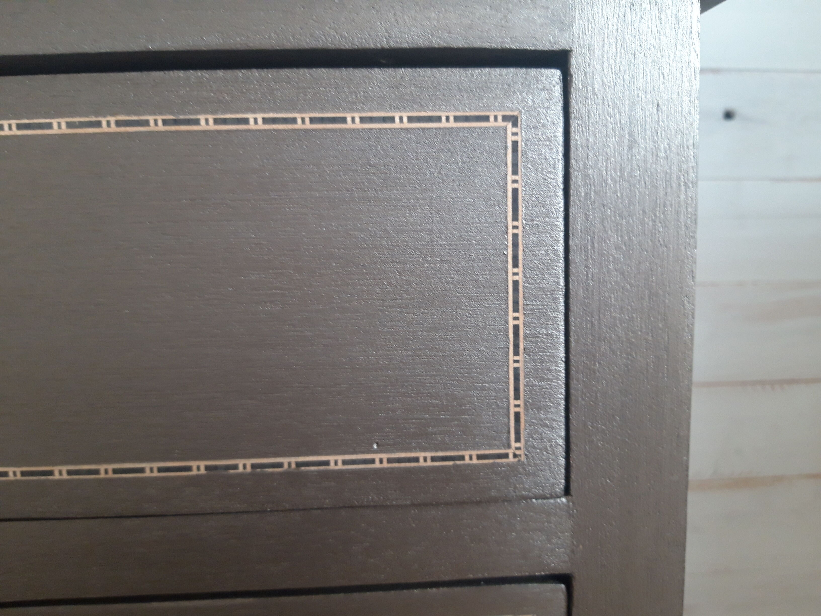 Antique chest of drawers