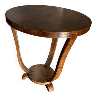 Pedestal table