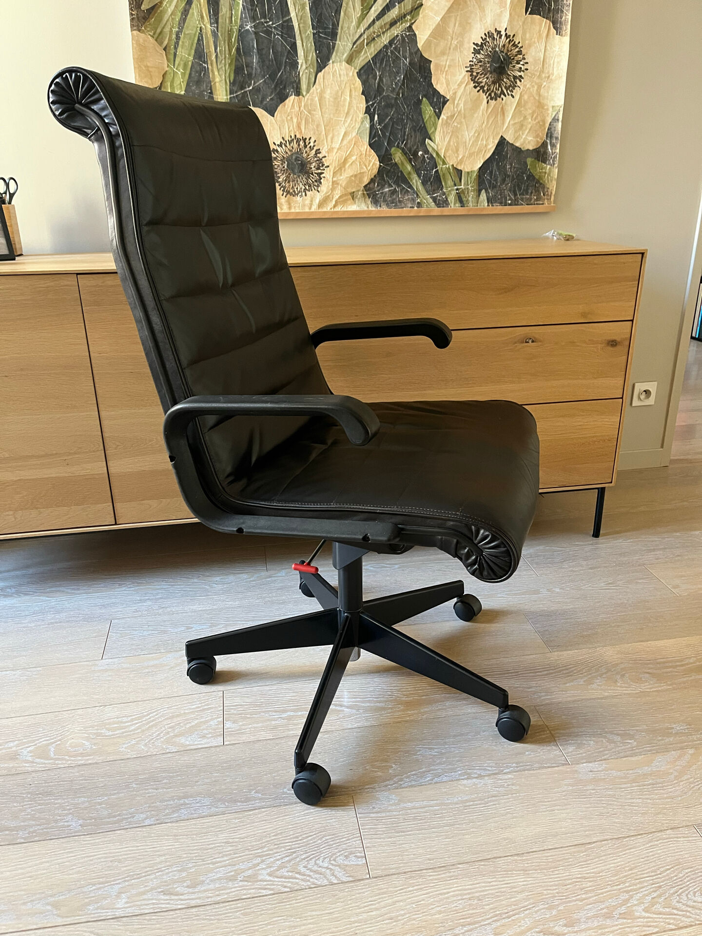 Knoll black leather armchair Richard Sapper 1980