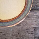 8 assiettes plates en grès