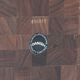 Grande table basse scandinave en marqueterie de bois debout