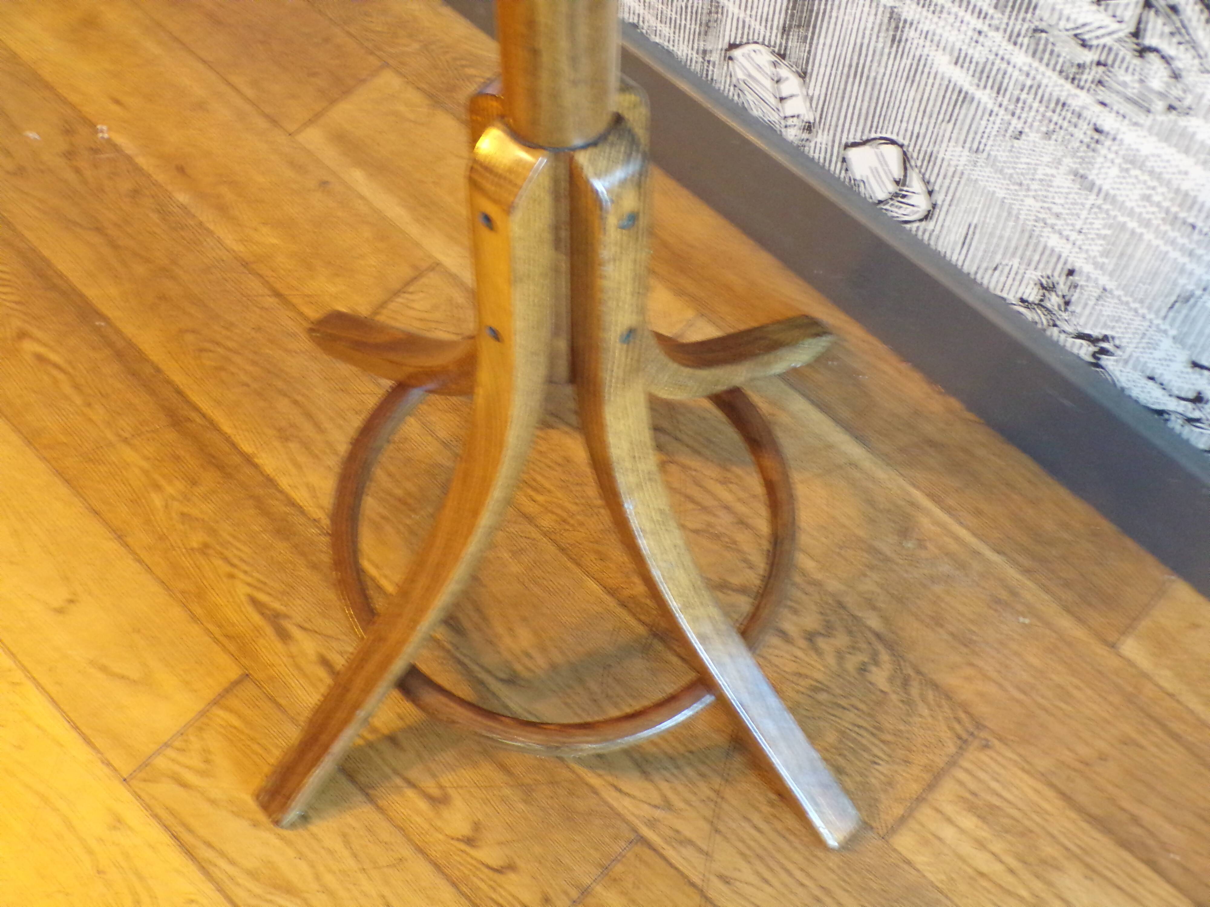 Baumann parrot coat rack in bent wood