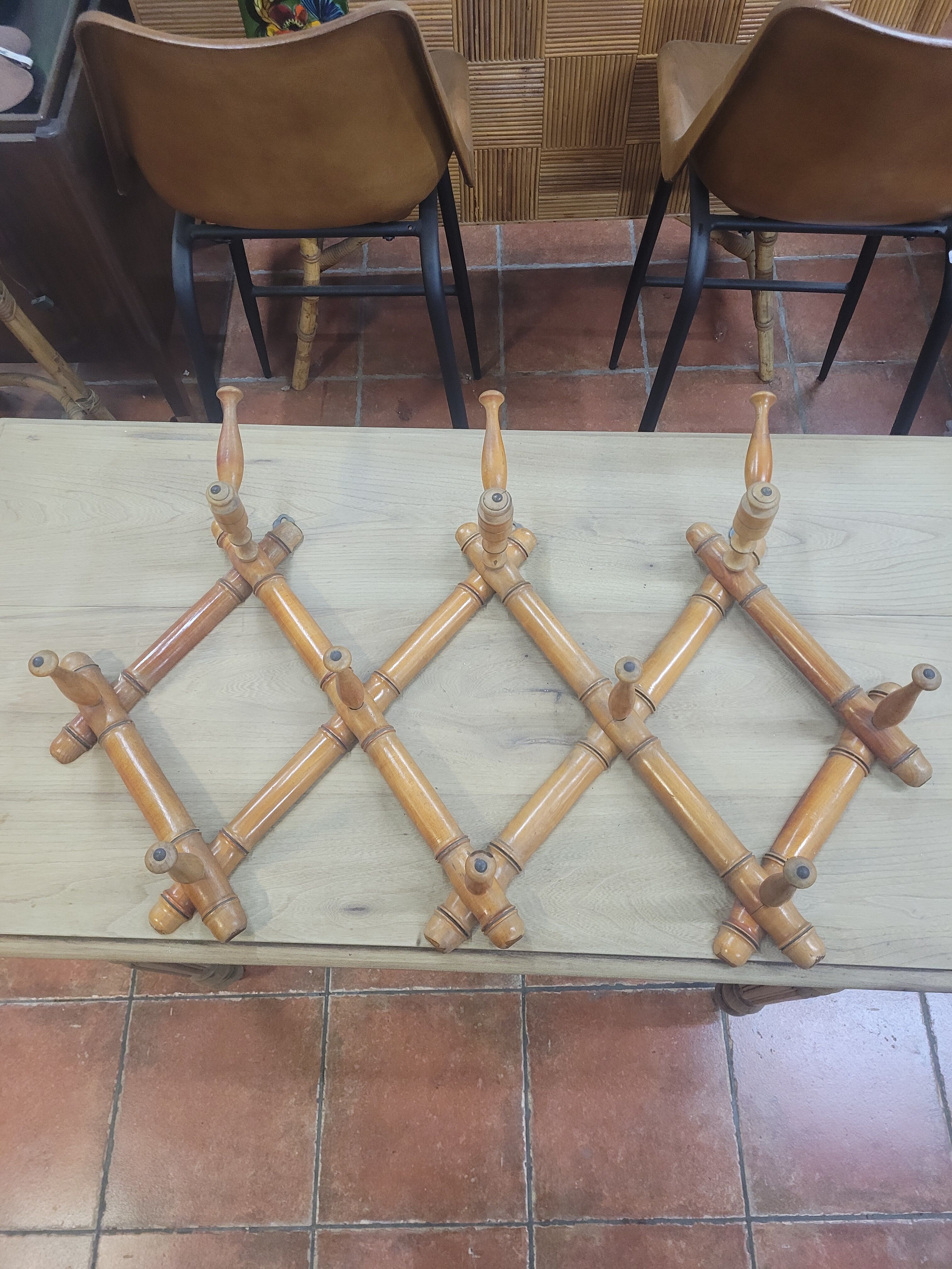 Bamboo wooden accordion wall coat holder