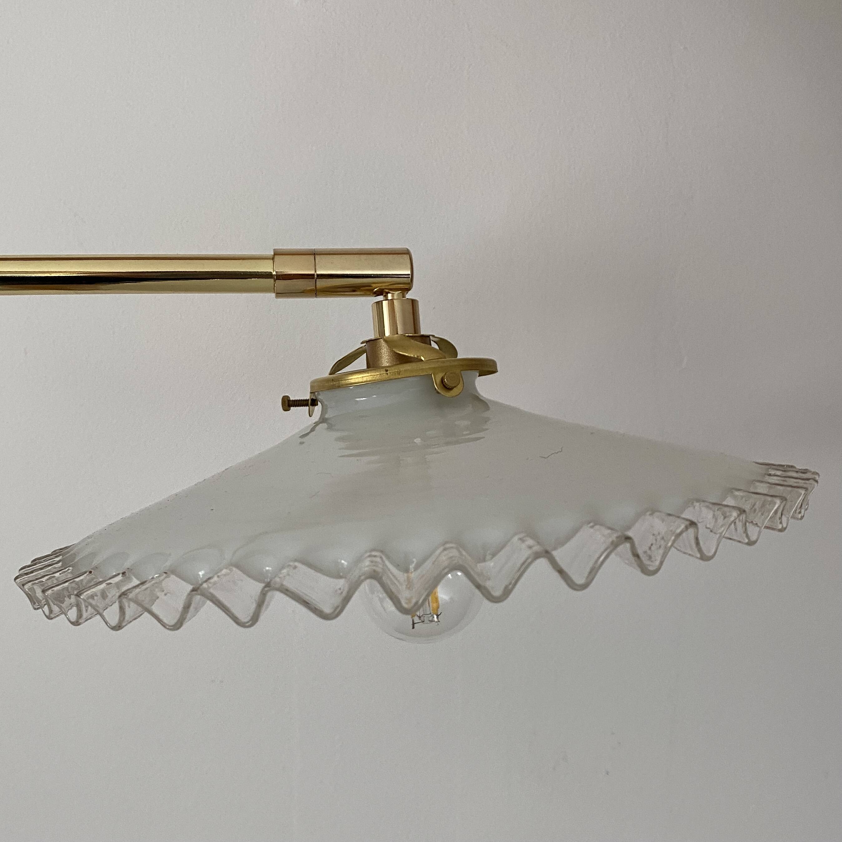 Applique abat-jour vintage en opaline blanche