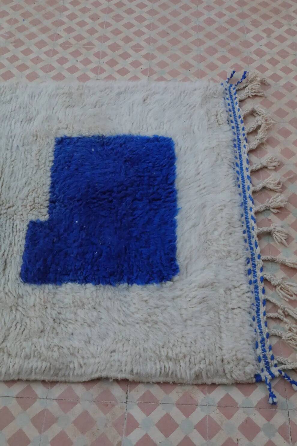 Traditional handmade Beni Ouarin rug size 150 x 250 cm