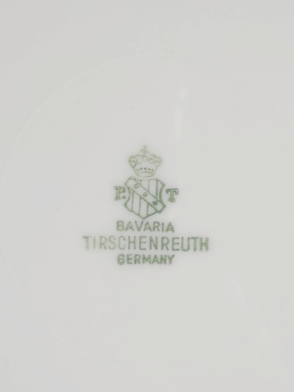 Pair of antique flat plates in gilded porcelain – Tirschenreuth