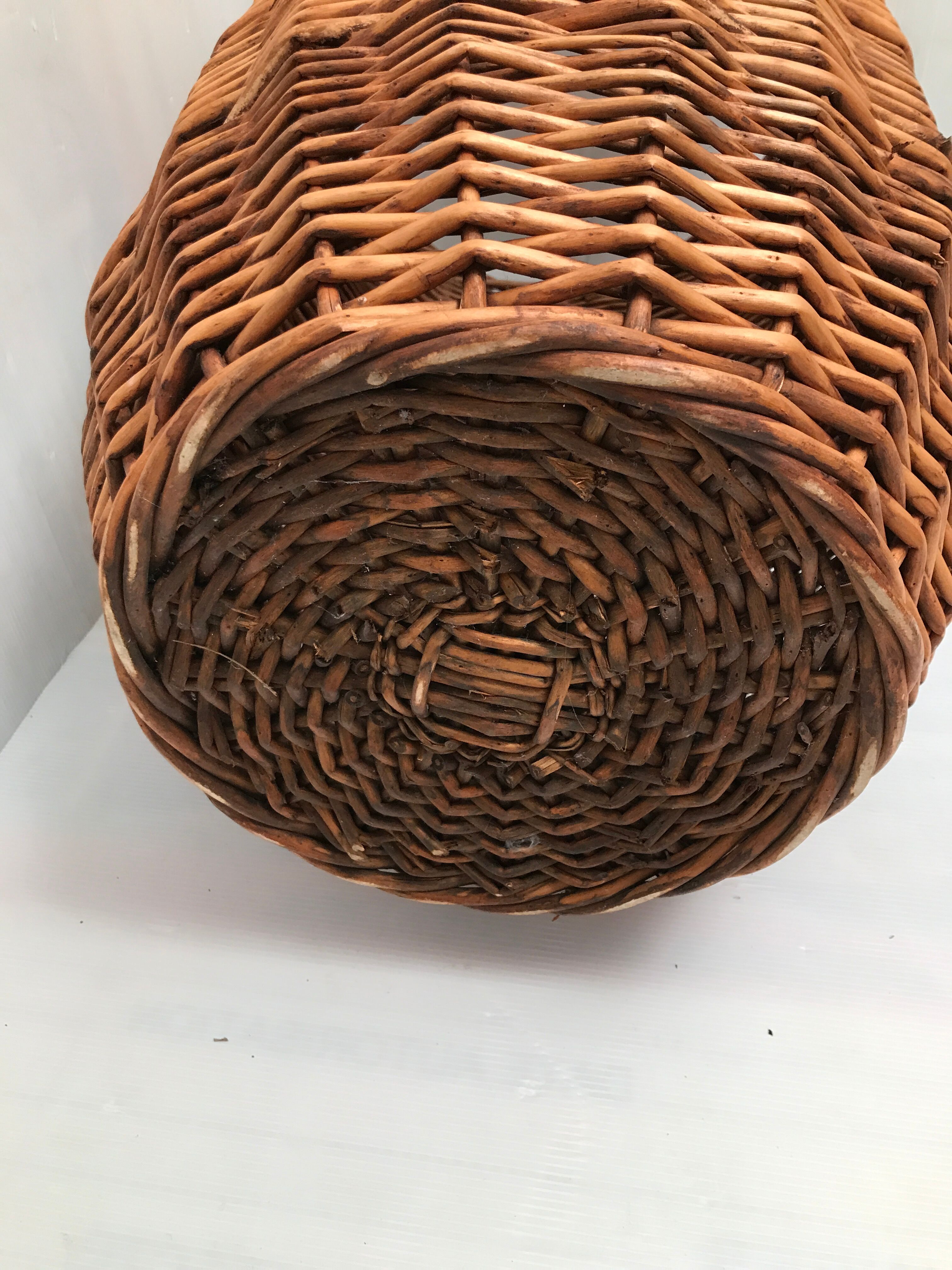 Vintage top basket