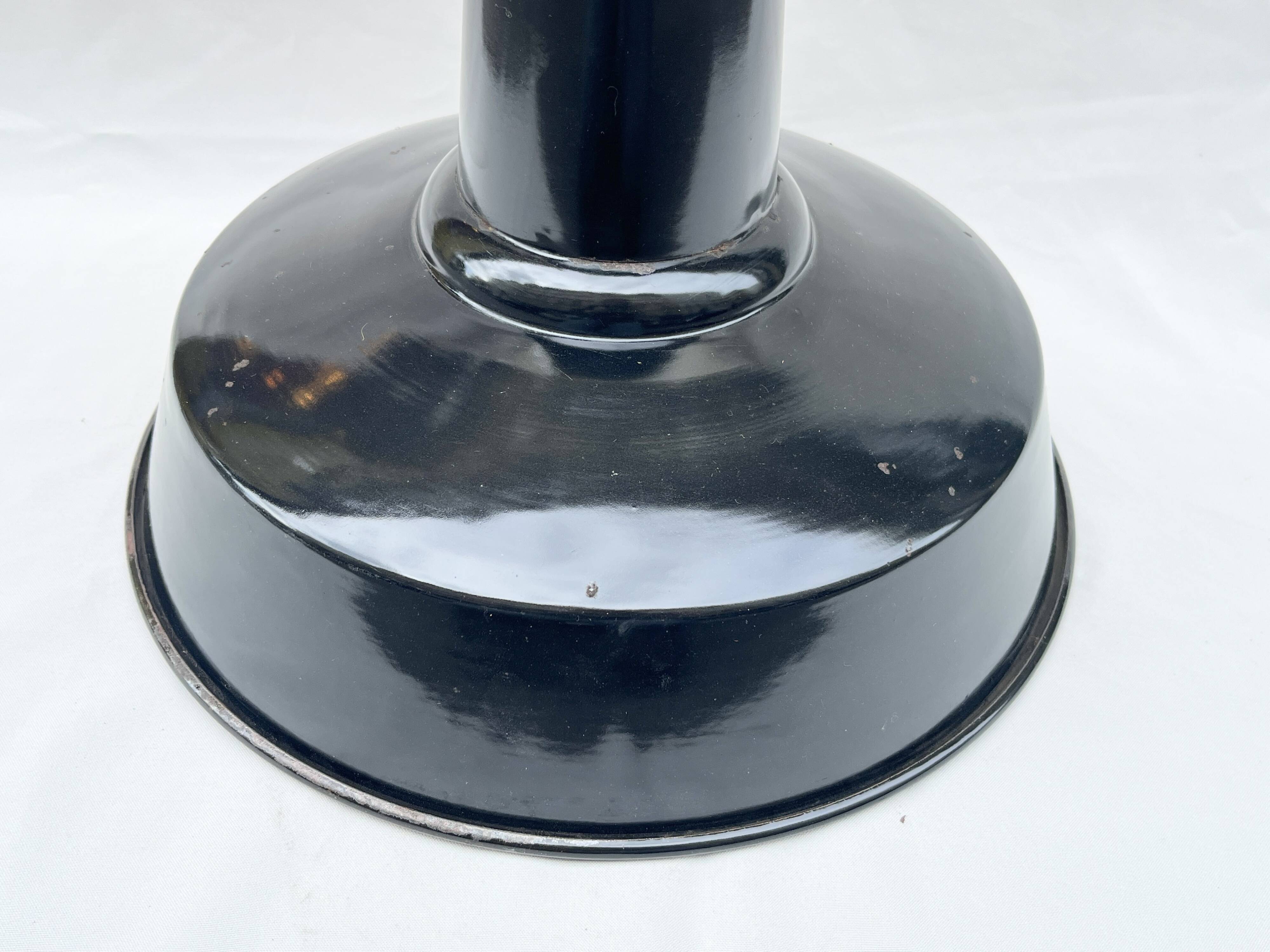 Industrial pendant light in black and white enamelled sheet metal factory bowl