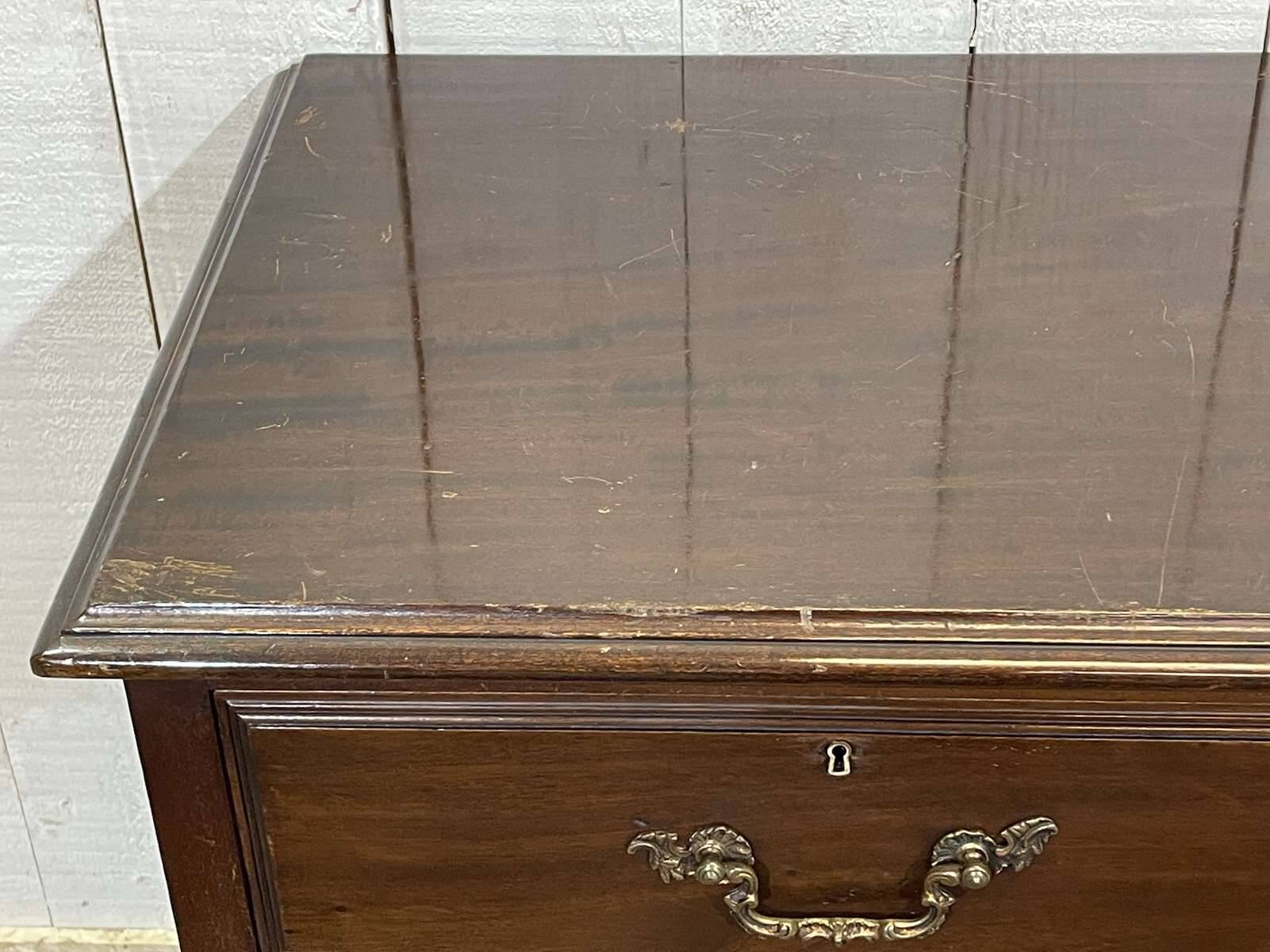 Early 20th century English mahogany chest of drawers