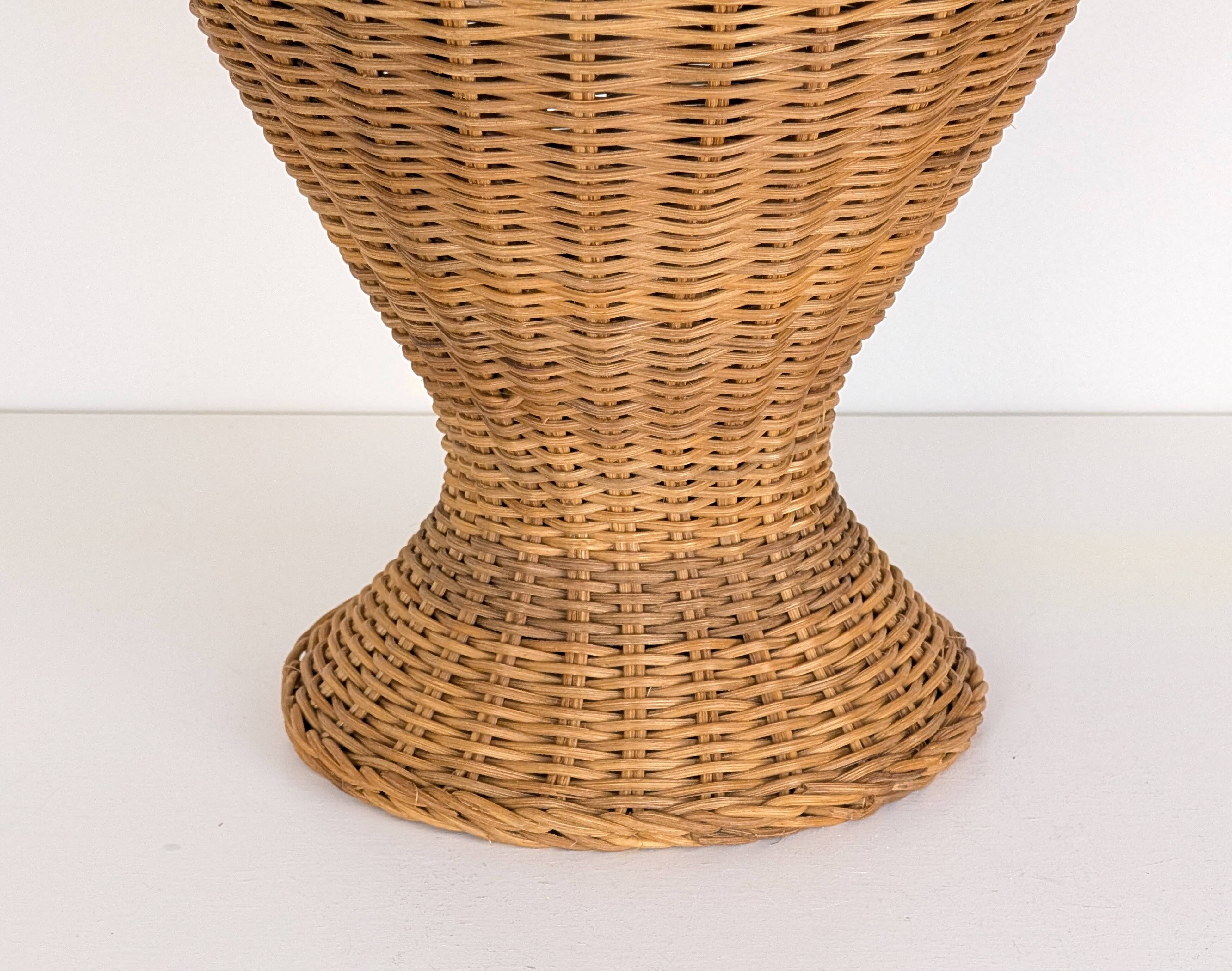 Woven rattan lamp base
