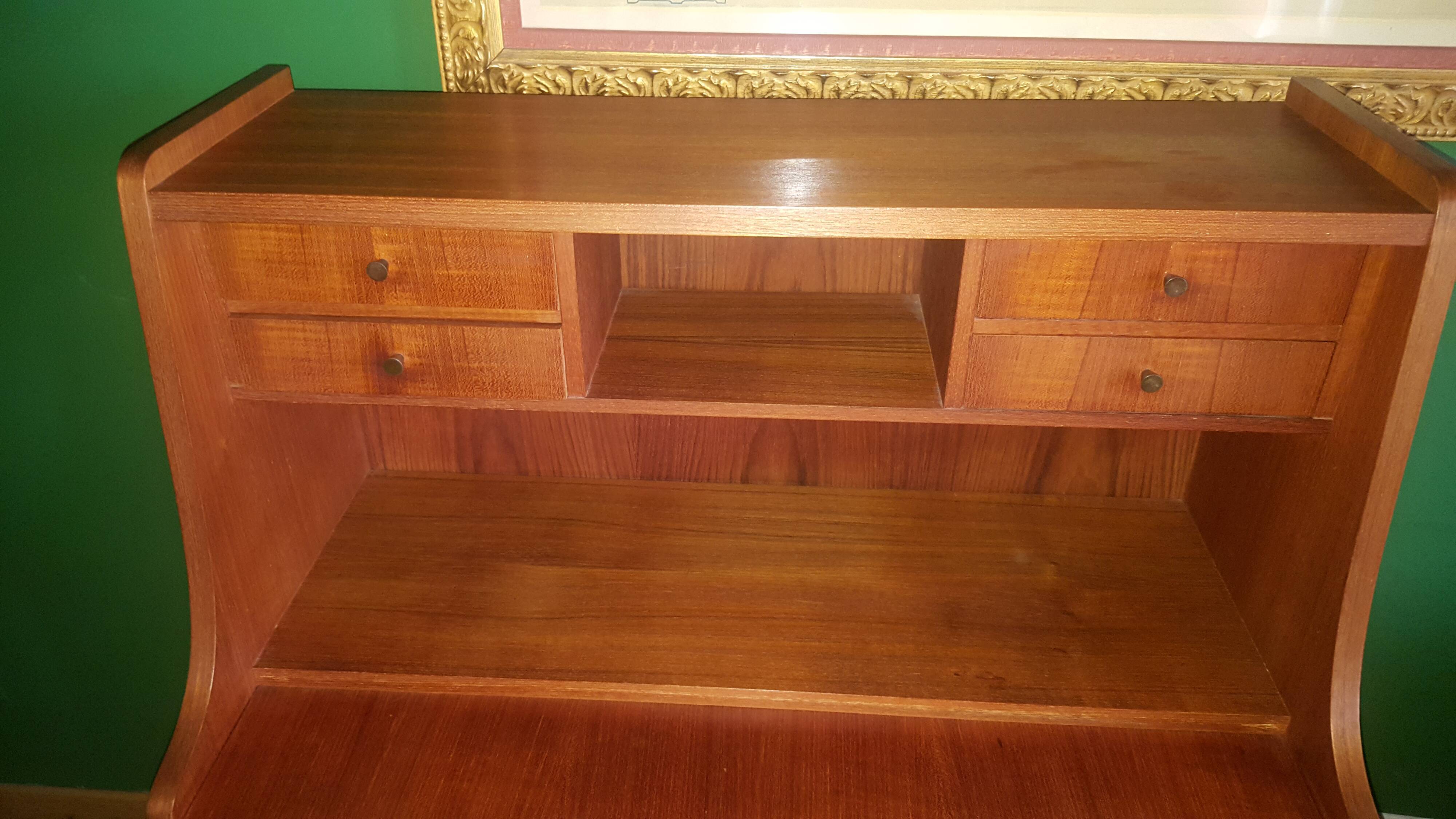 Secretary Gunnard Nielsen Tibergaard in teck