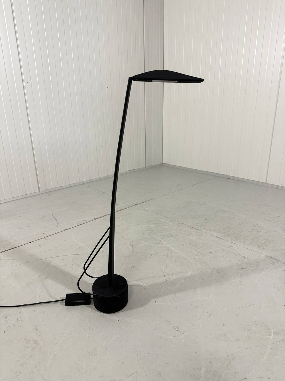 Dove desk lamp Mario Barbaglia & Marco Colombo, Italy