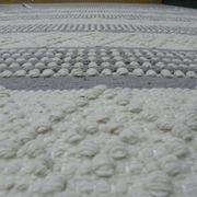 Handmade artisanal rug in Wool – Modern and natural design in Beige Ecru