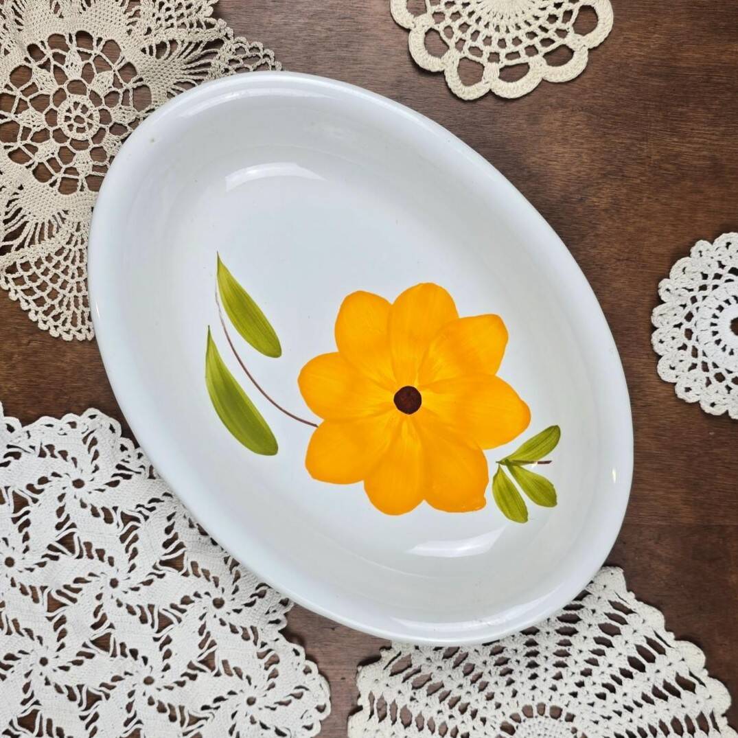 Vintage oval dish Made in Italy, hand-painted floral decoration