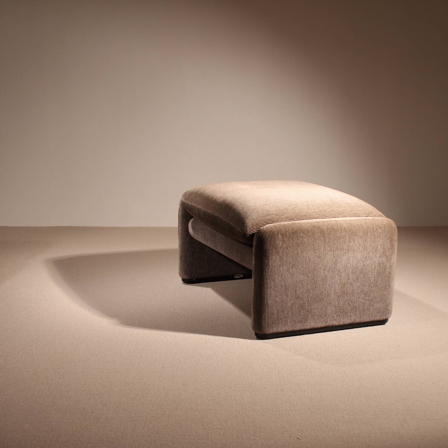 Lounge Chair & Ottoman ‚Maralunga‘ by Vico Magistretti for Cassina