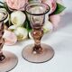 Lot de 2 bougeoirs en verre soufflé violet