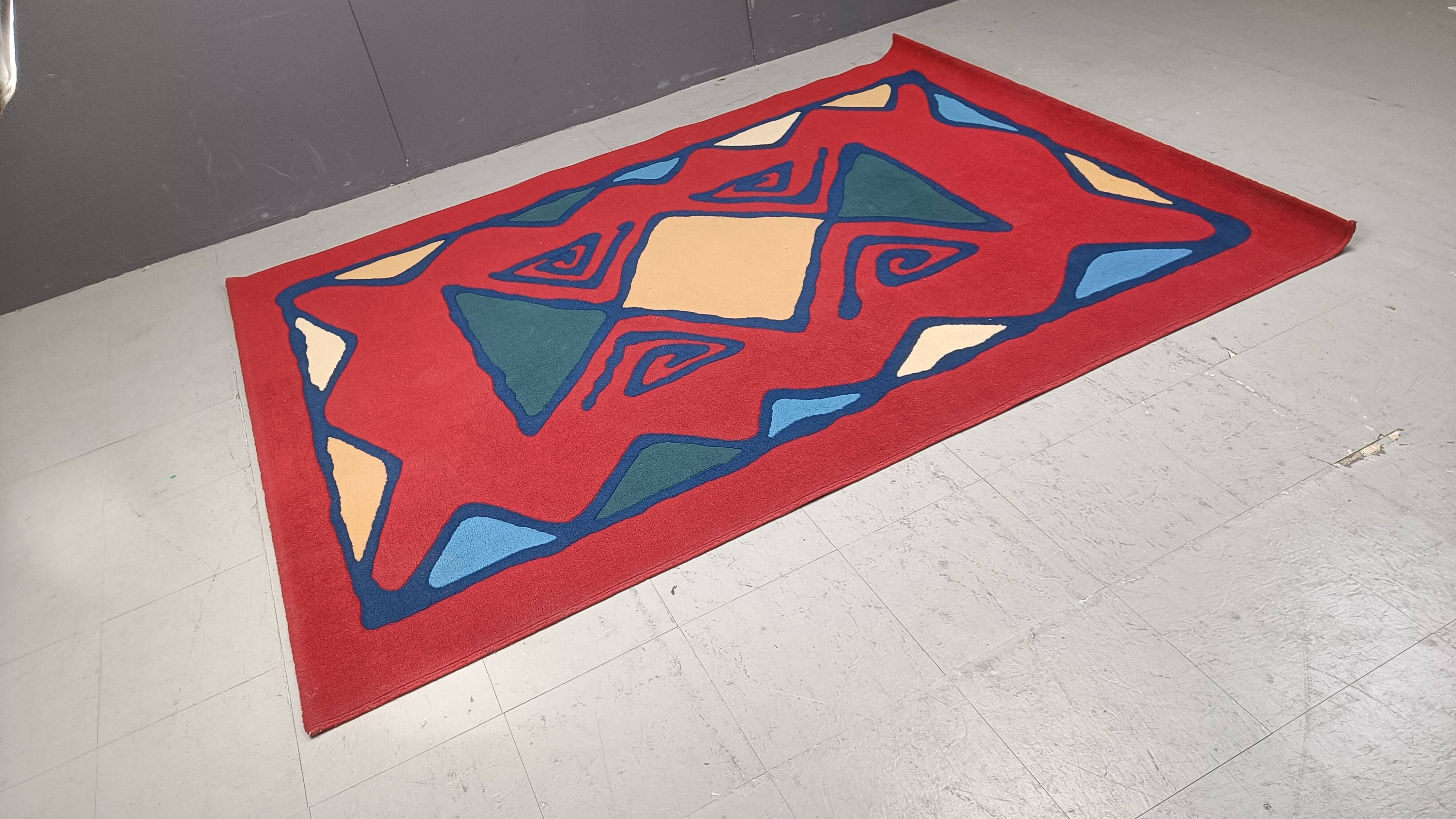 Grand tapis noué à la main, années 1980