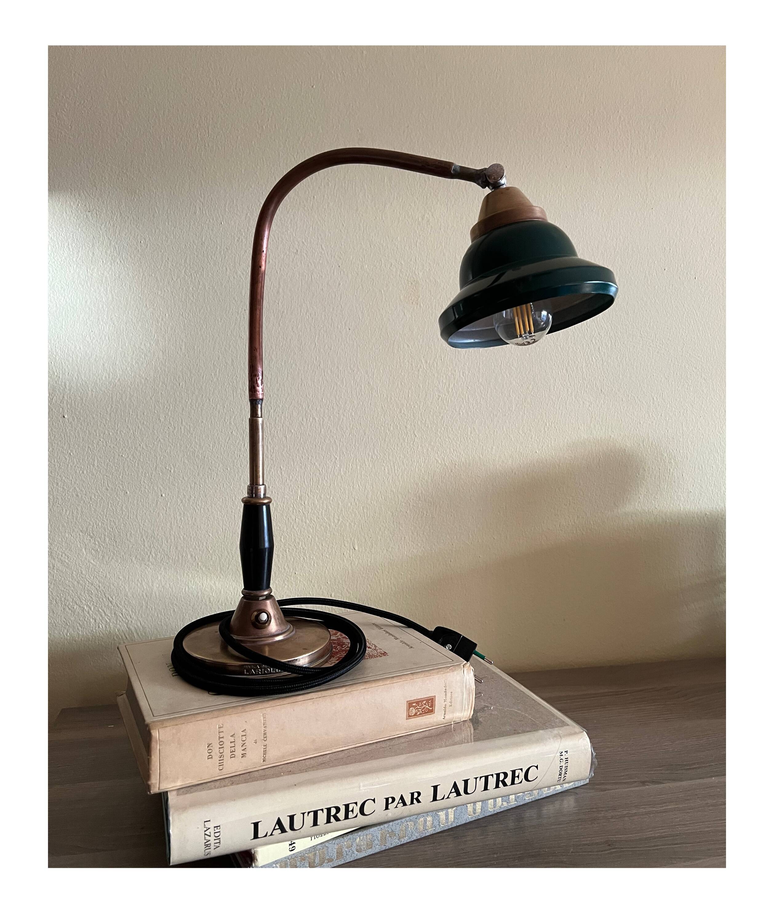 Lariolux ministerial lamp, 30s