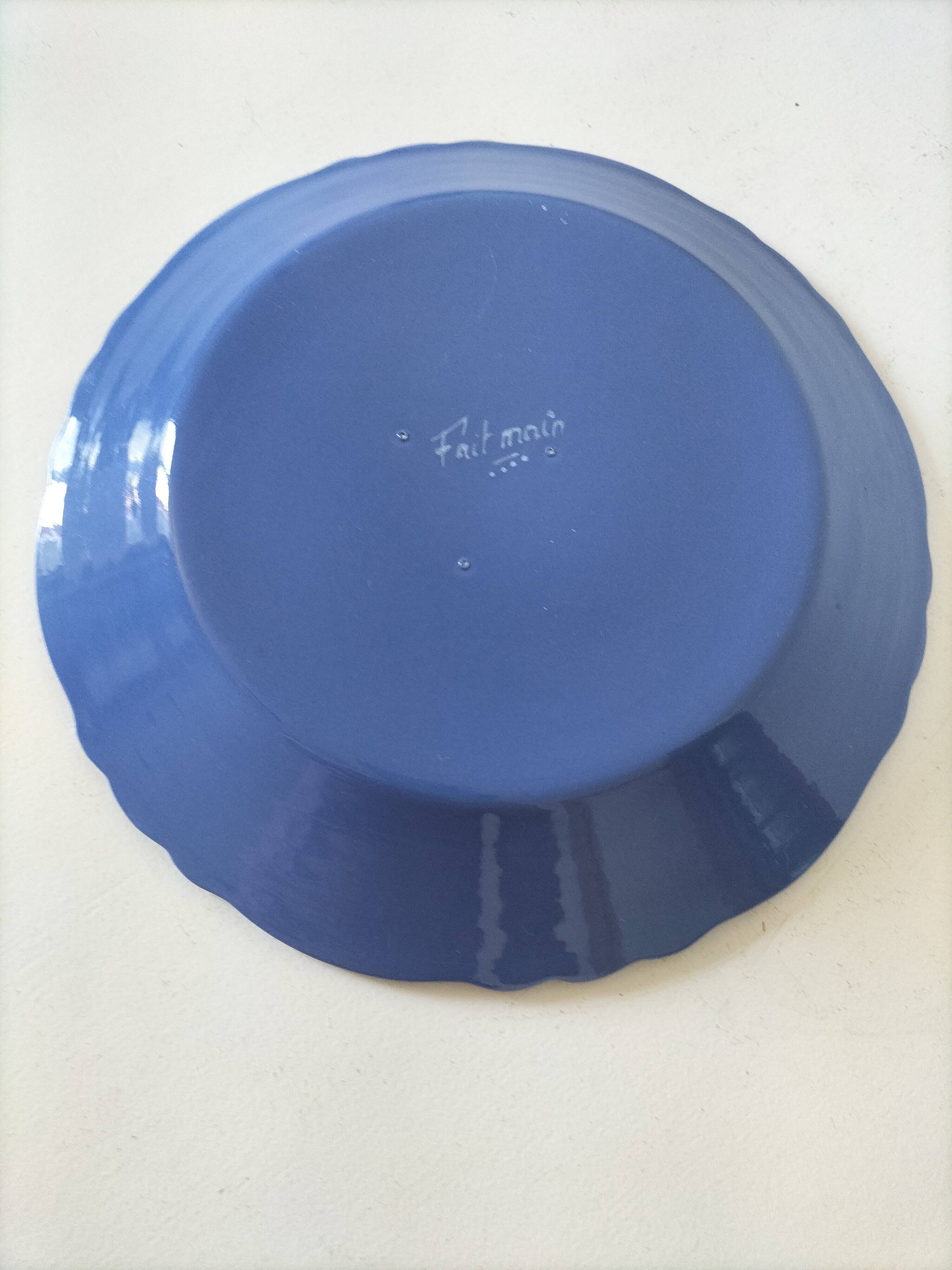 Hand-painted plate – Saint-Omer earthenware factory (attributed)