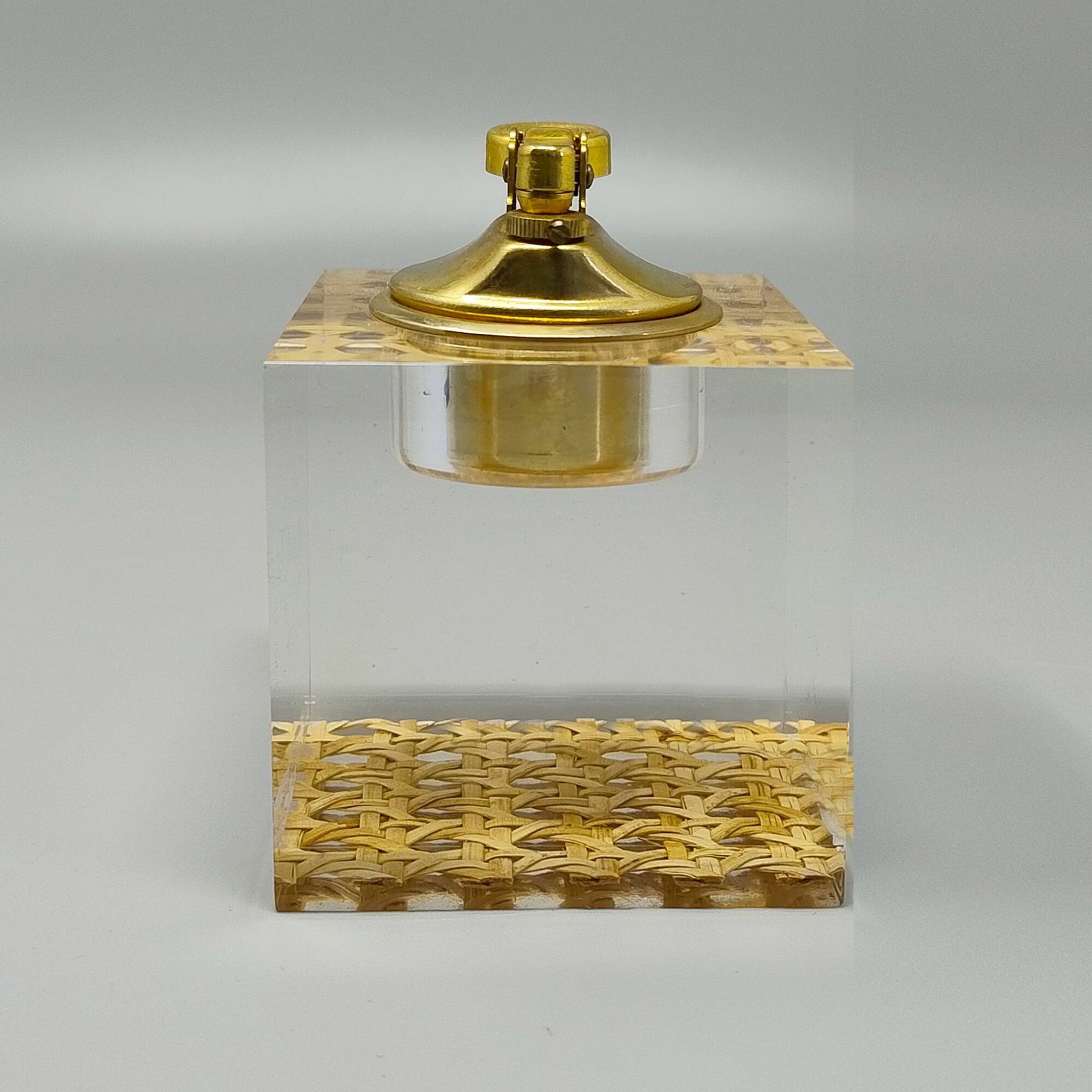 1970s Stunning Table Lighter in Vienna Straw By Geolel. Made in Italy
