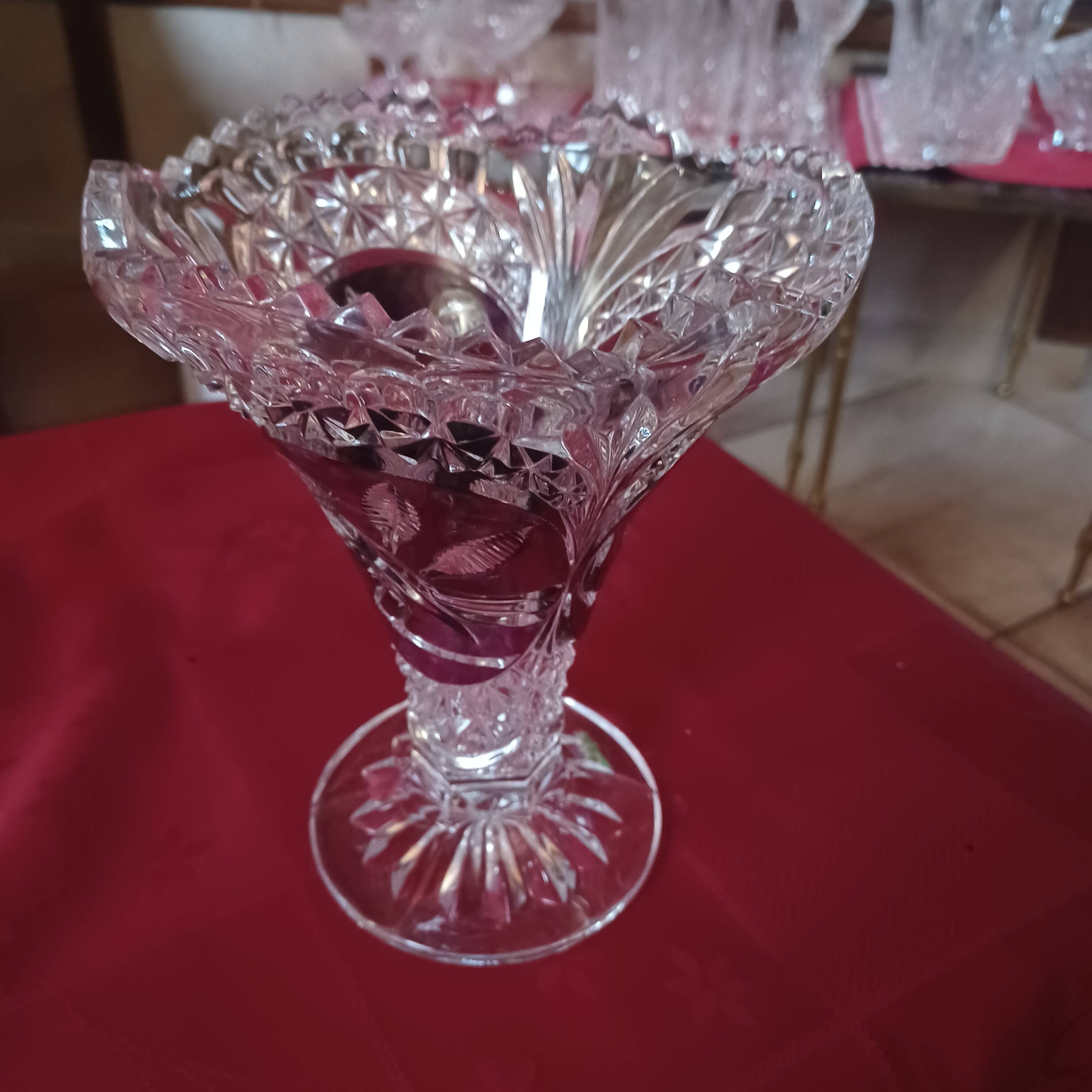 Vase en cristal taillé