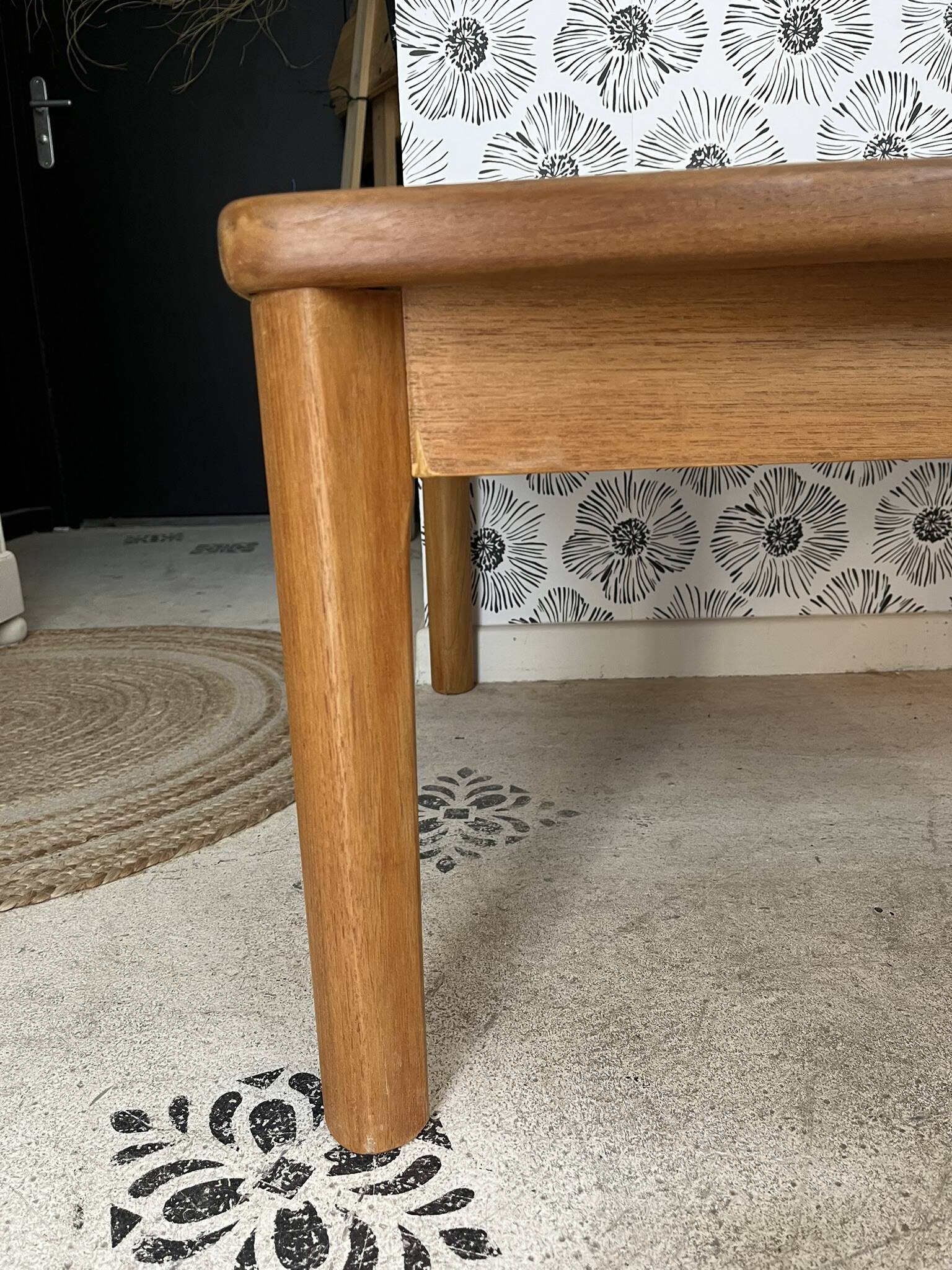 Freja coffee table, Danish designer from the 70s, ABJ manufacturer