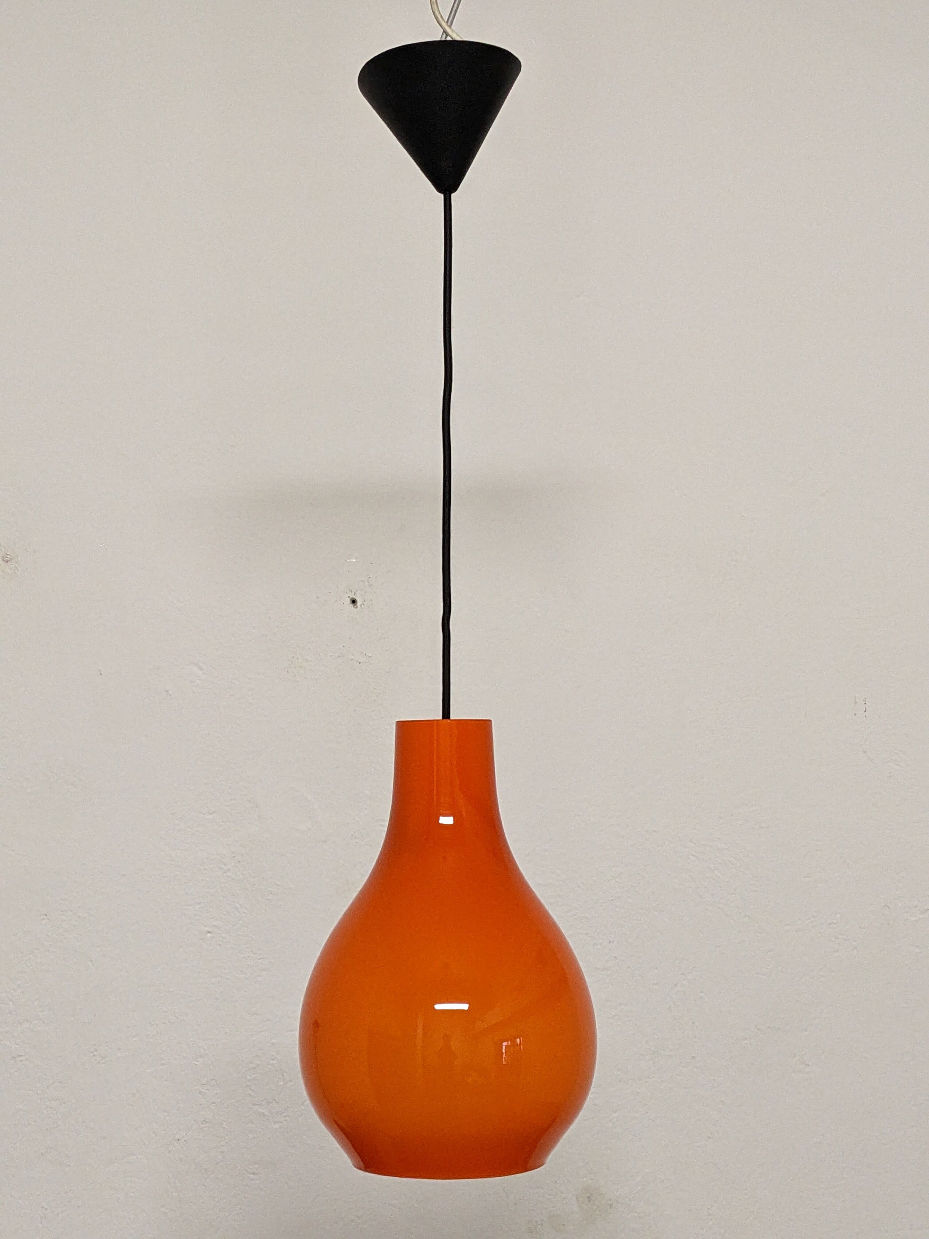 Suspension drop of water in opaline of the 60s 70s