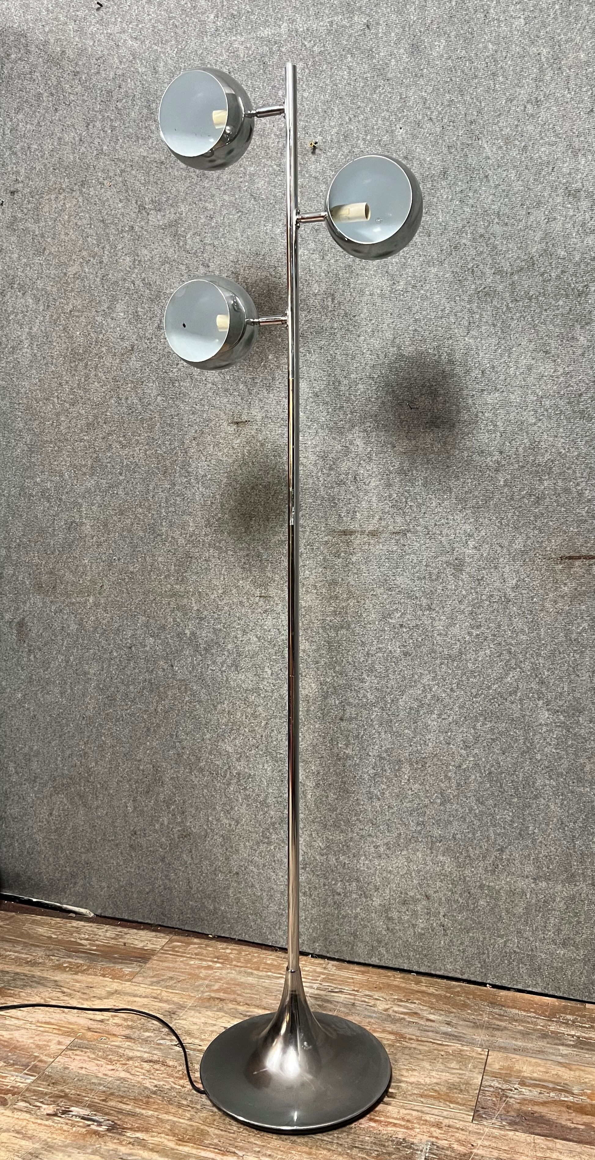 Vintage chromed metal floor lamp with 3 globes "Eye Ball"