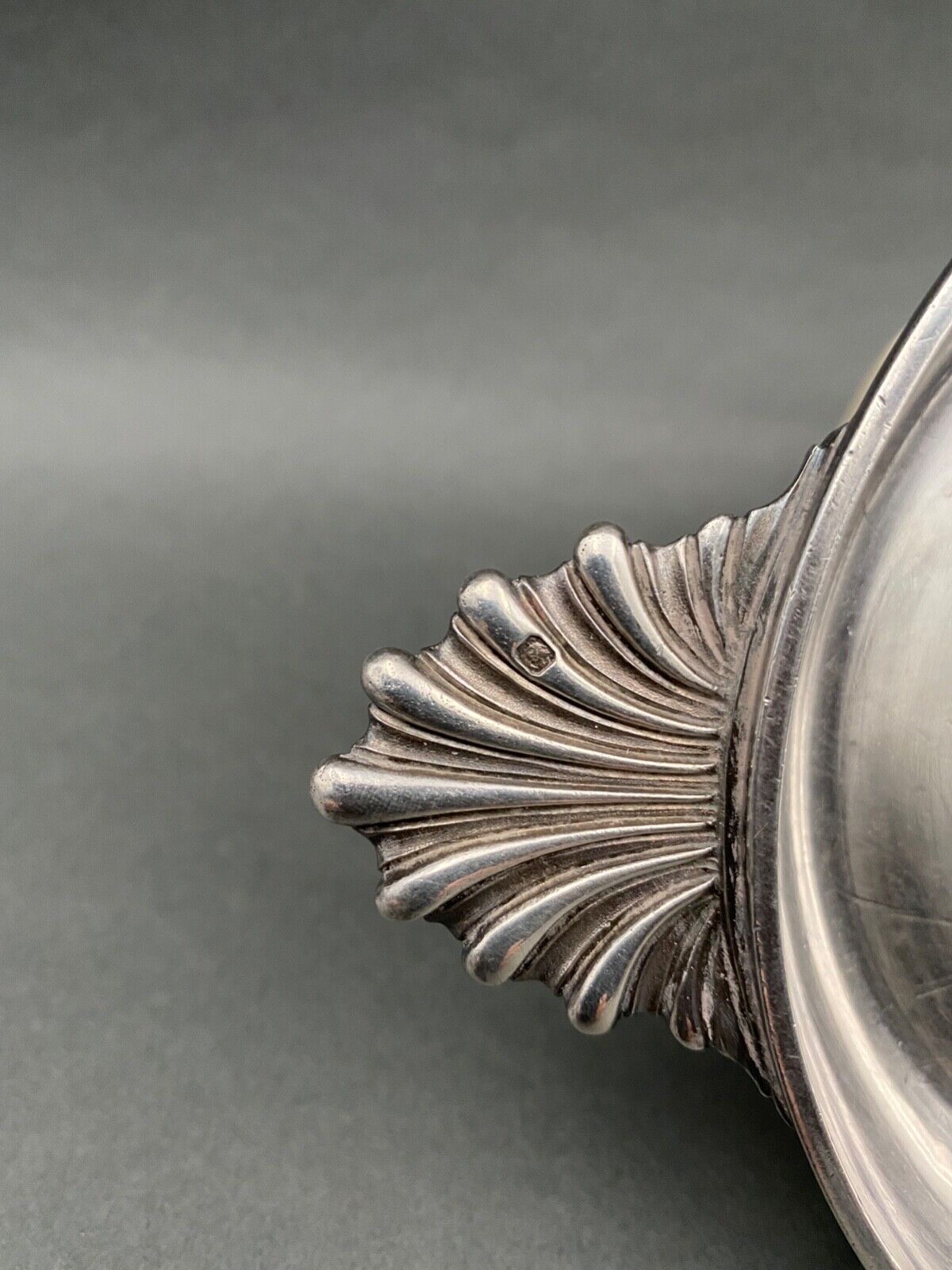 Late nineteenth century Minerva Scallop sockets