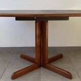 Table extensible danoise ovale en teck, années 60