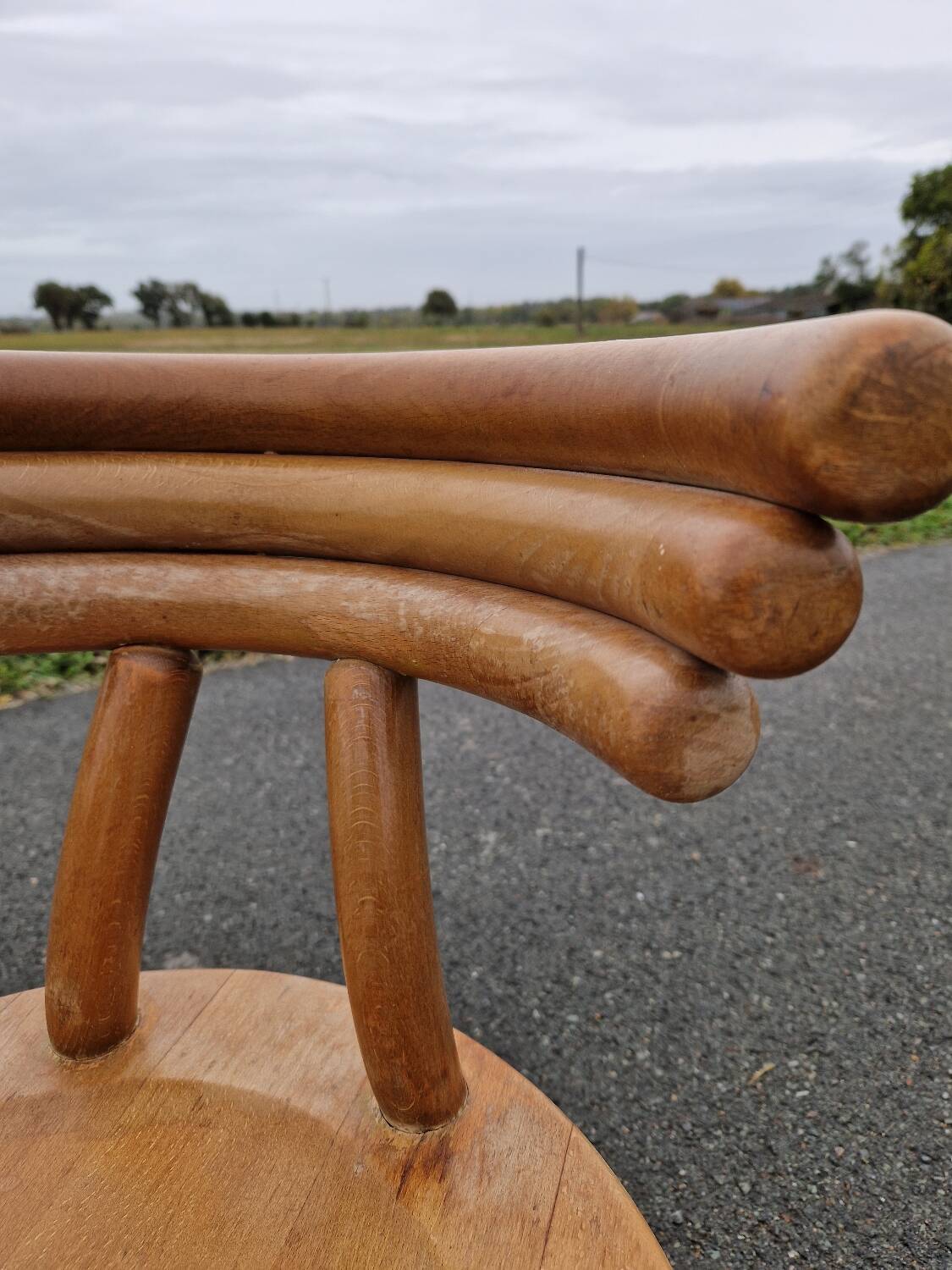 Set of 4 solid organic chairs