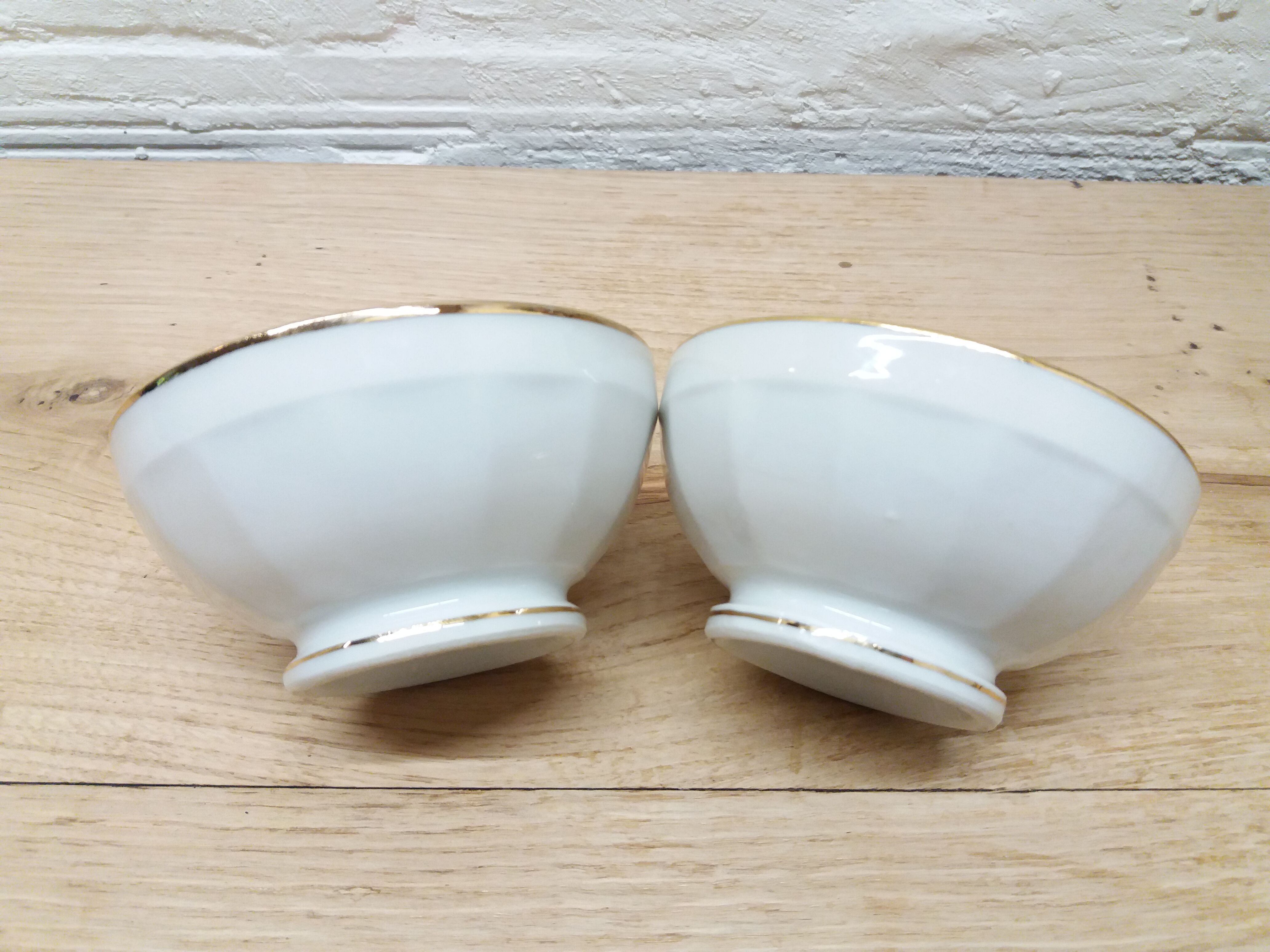 Pair white and gold bowls