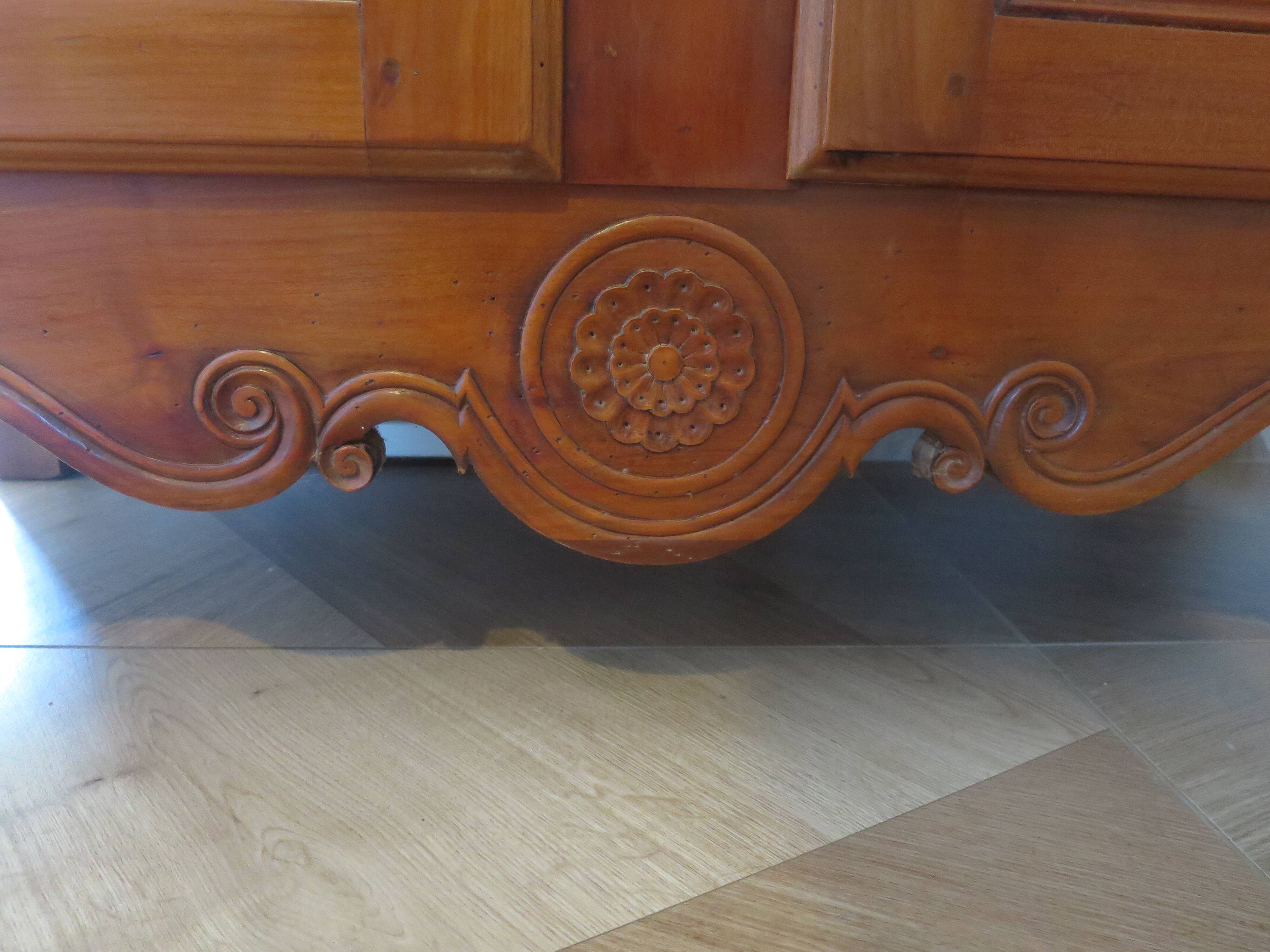 Rustic buffet Louis XV-Regency-jointed-massive wood-snail feet