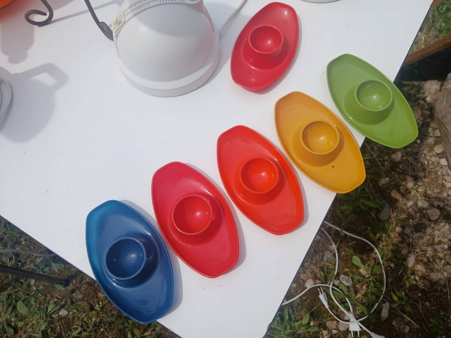 Set of 6 multicoloured vintage egg cups — Space Age pop design