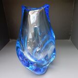 Vase bleu en cristal