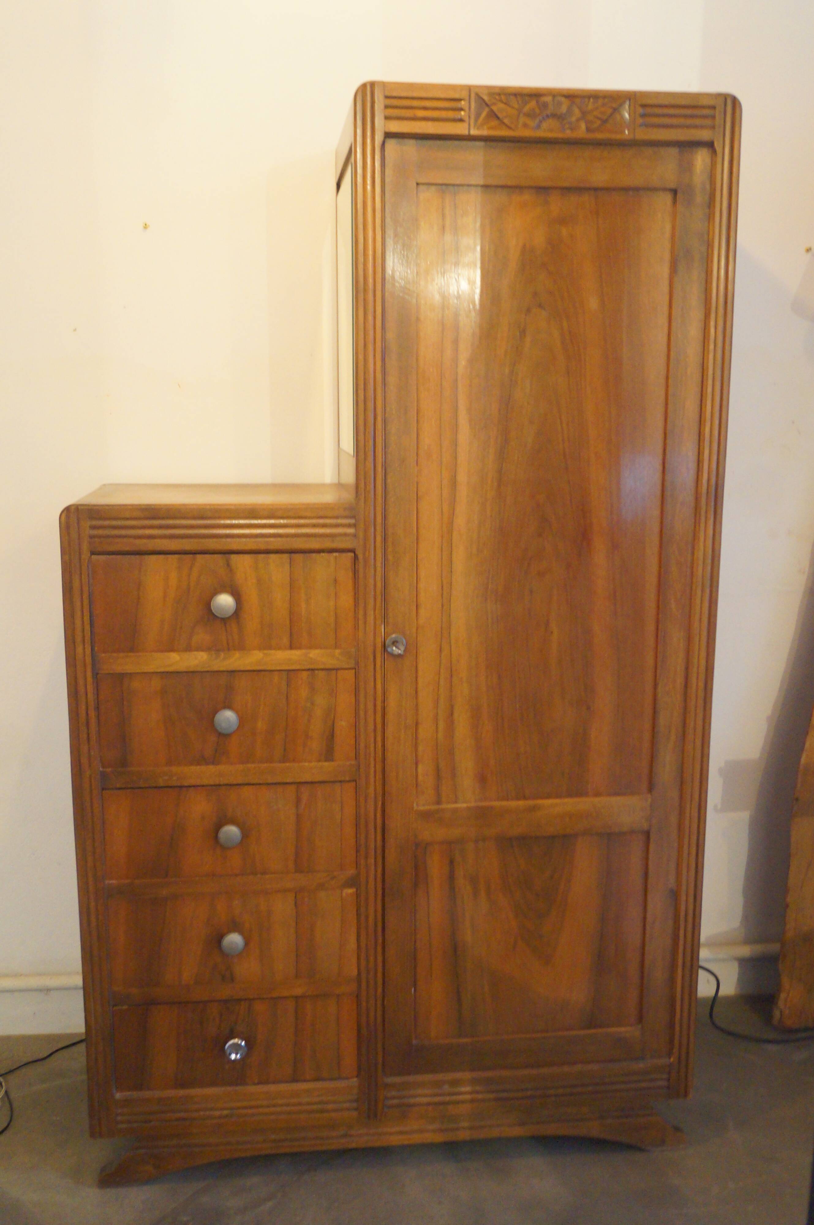 Armoire asymétrique 1940