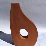 Vase plat faïence rouge fait-main