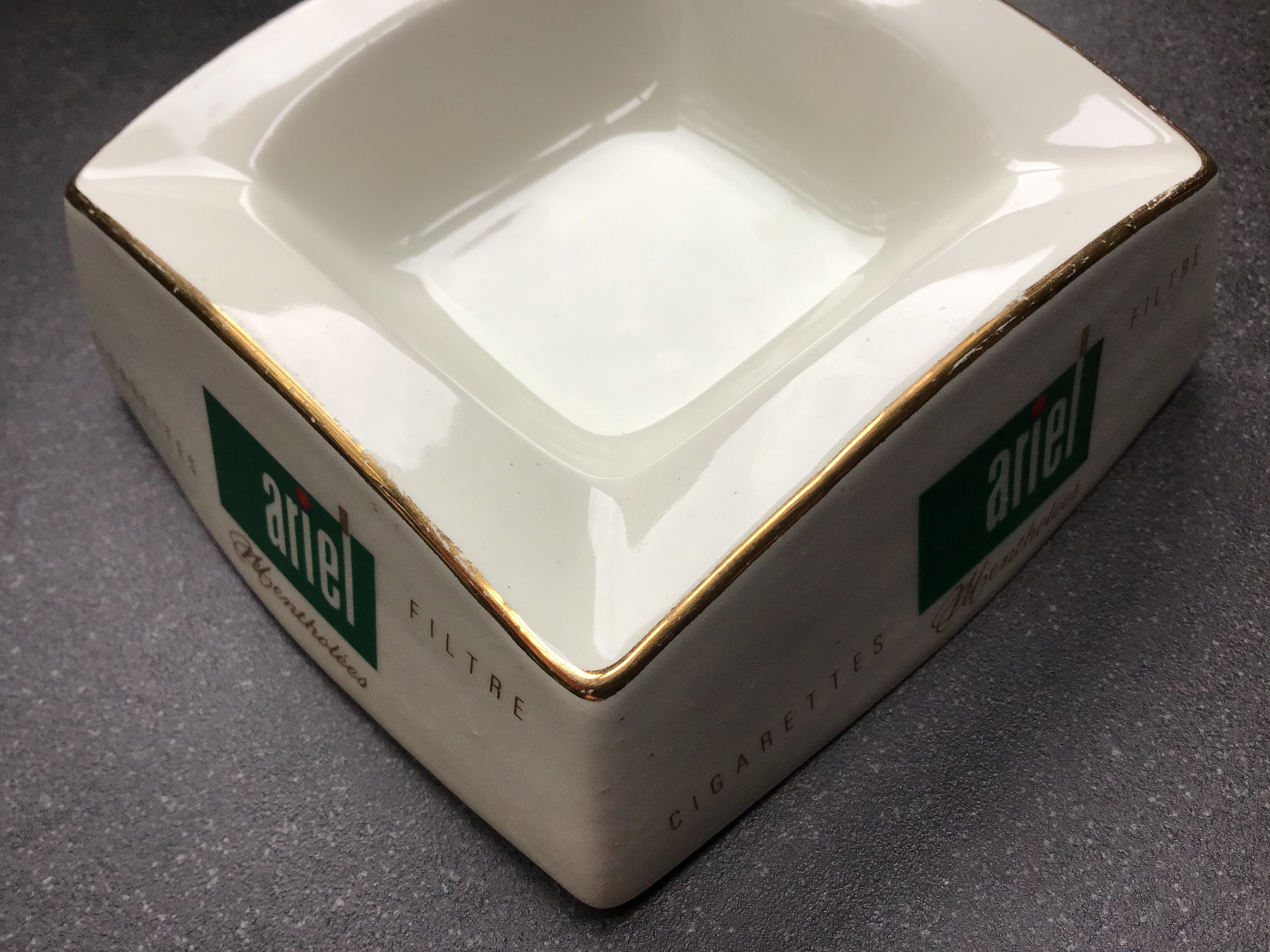 Ariel cigarette advertising ashtray - Faïencerie de Longchamp