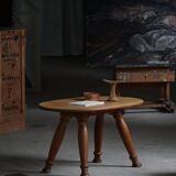 Mid-20th century Danish coffee table / side table in oak, Otto Færge, 1940s.