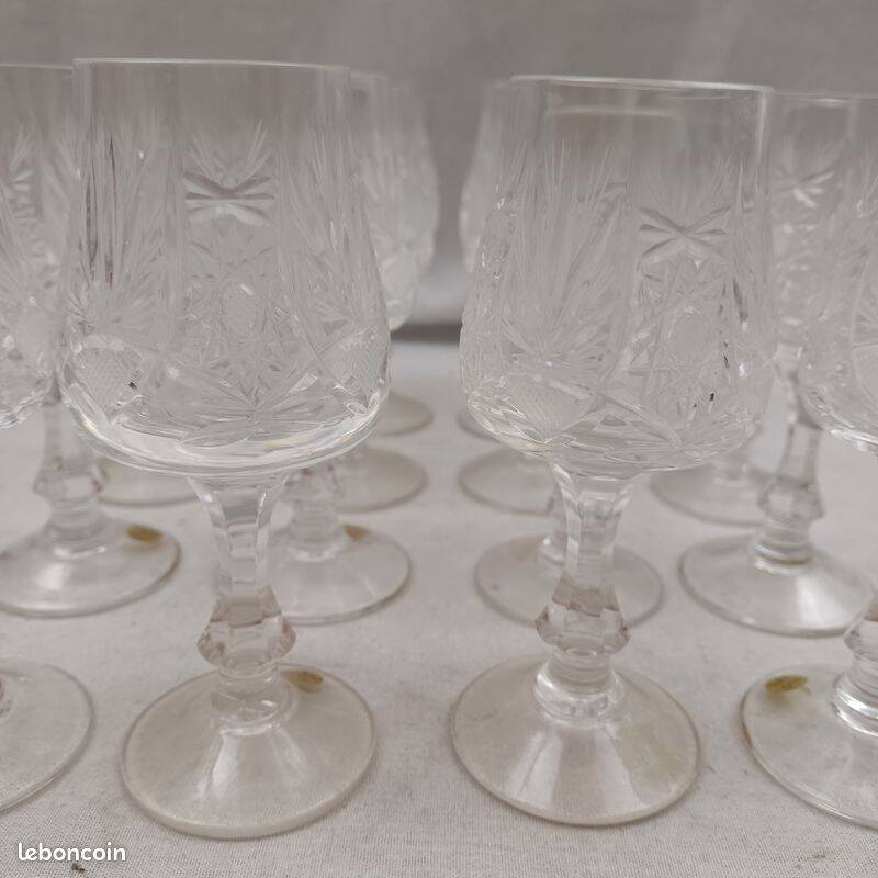 16 cut crystal wine glasses from Bohemia in very good condition.