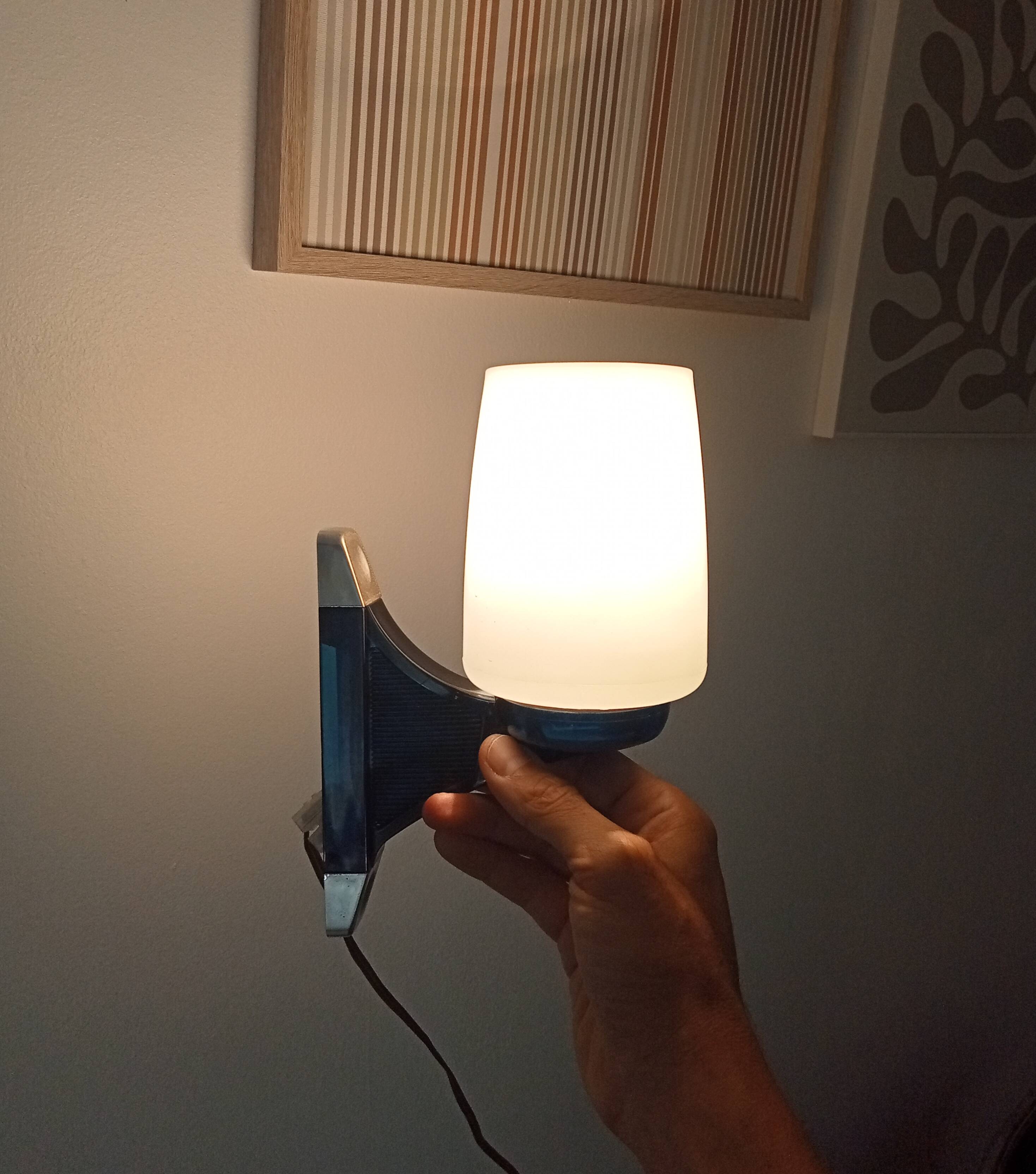 Grosfillex Space Age wall light from the 70s
